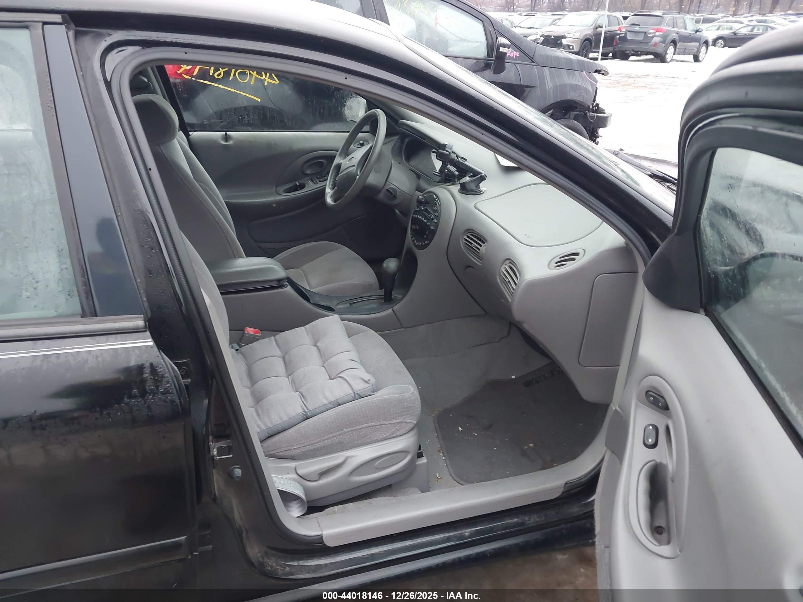 FORD TAURUS image 5