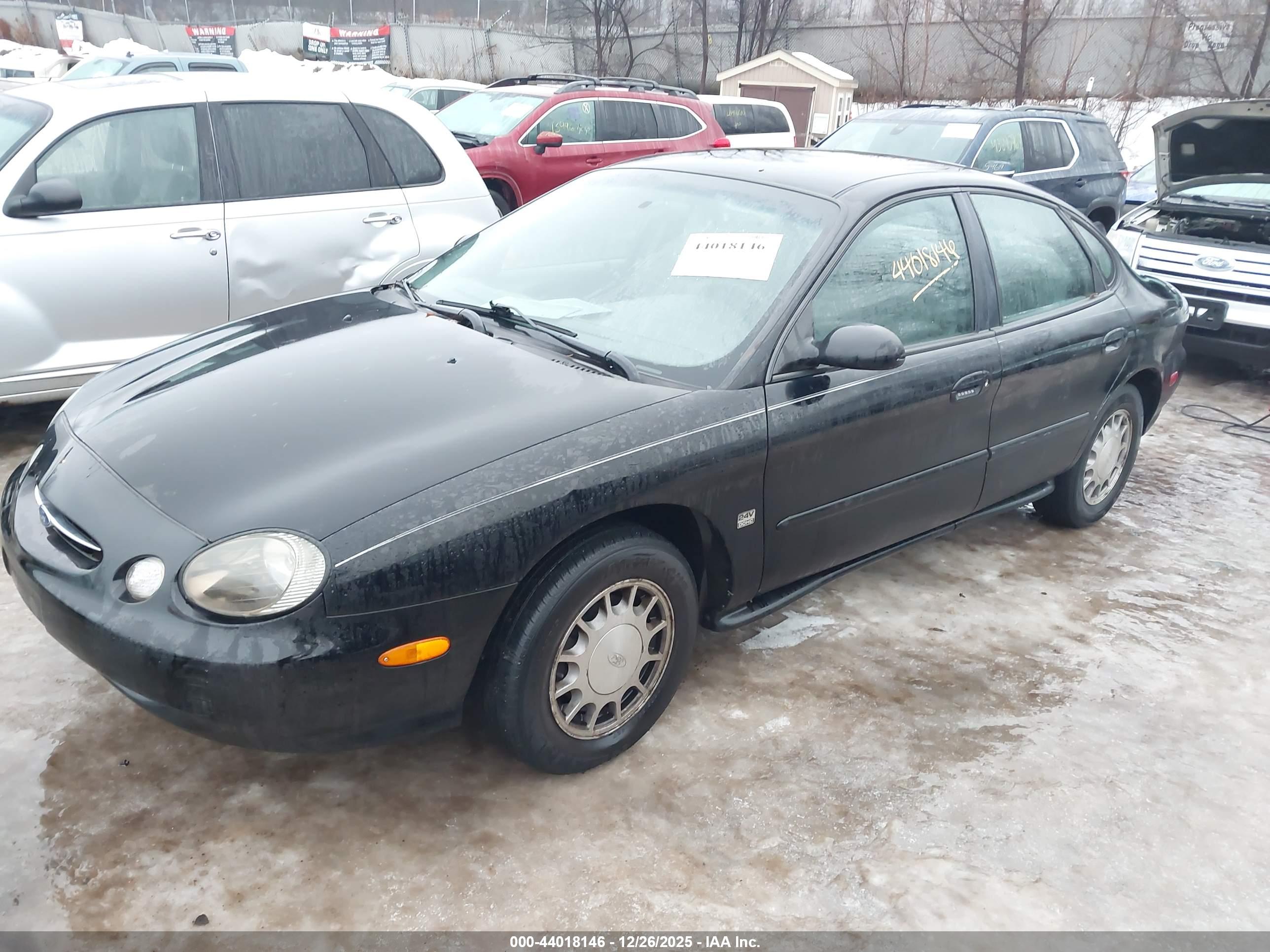 FORD TAURUS image 6