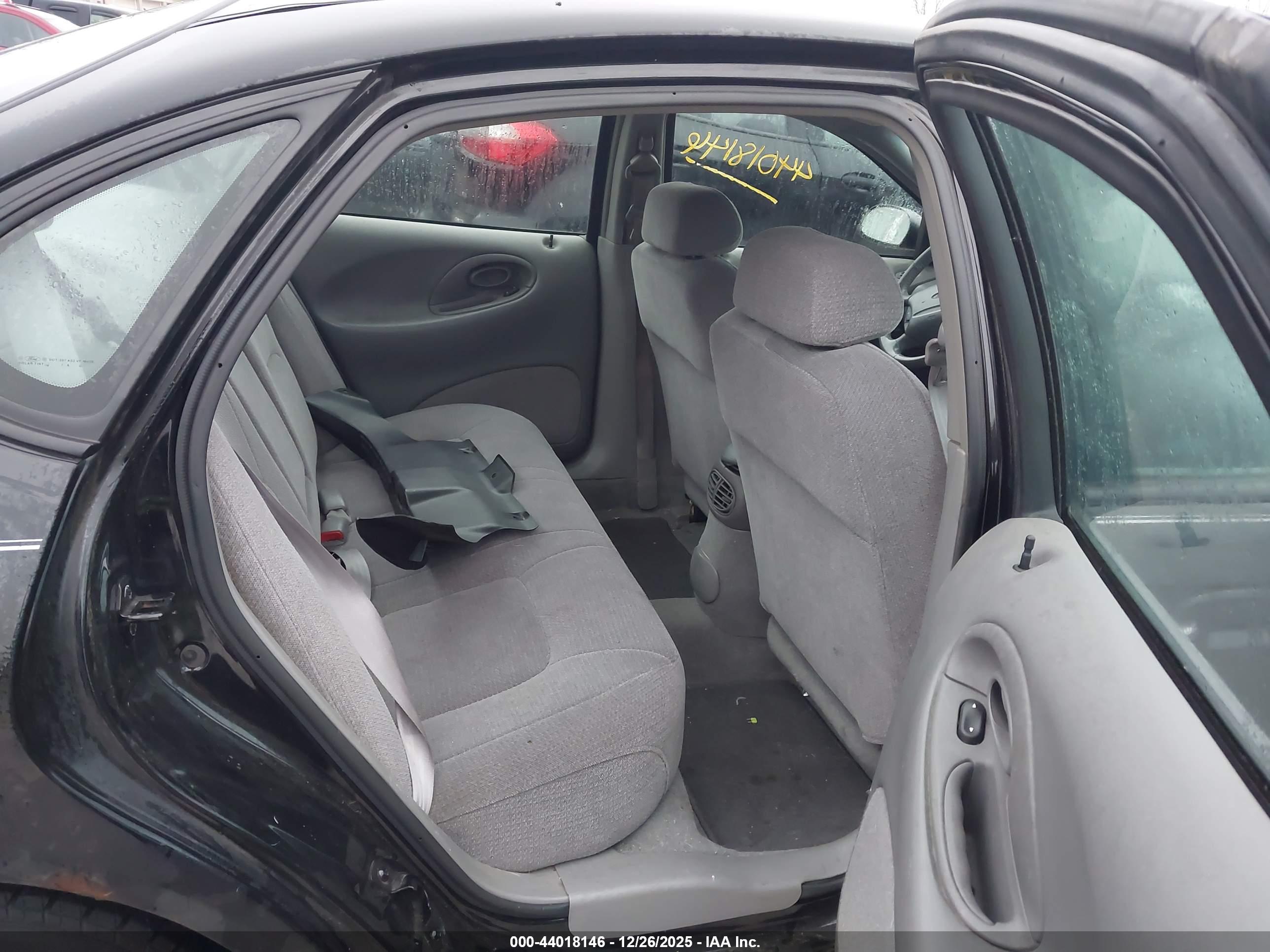 FORD TAURUS image 8