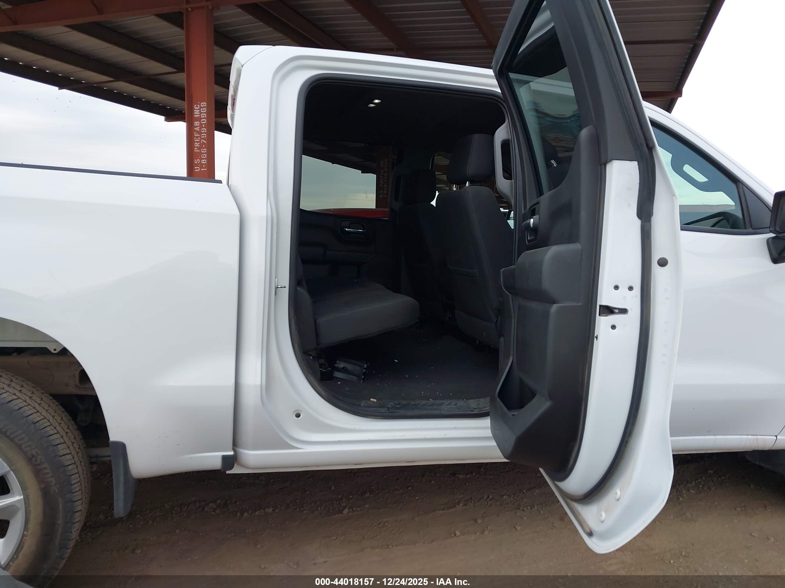CHEVROLET SILVERADO image 8