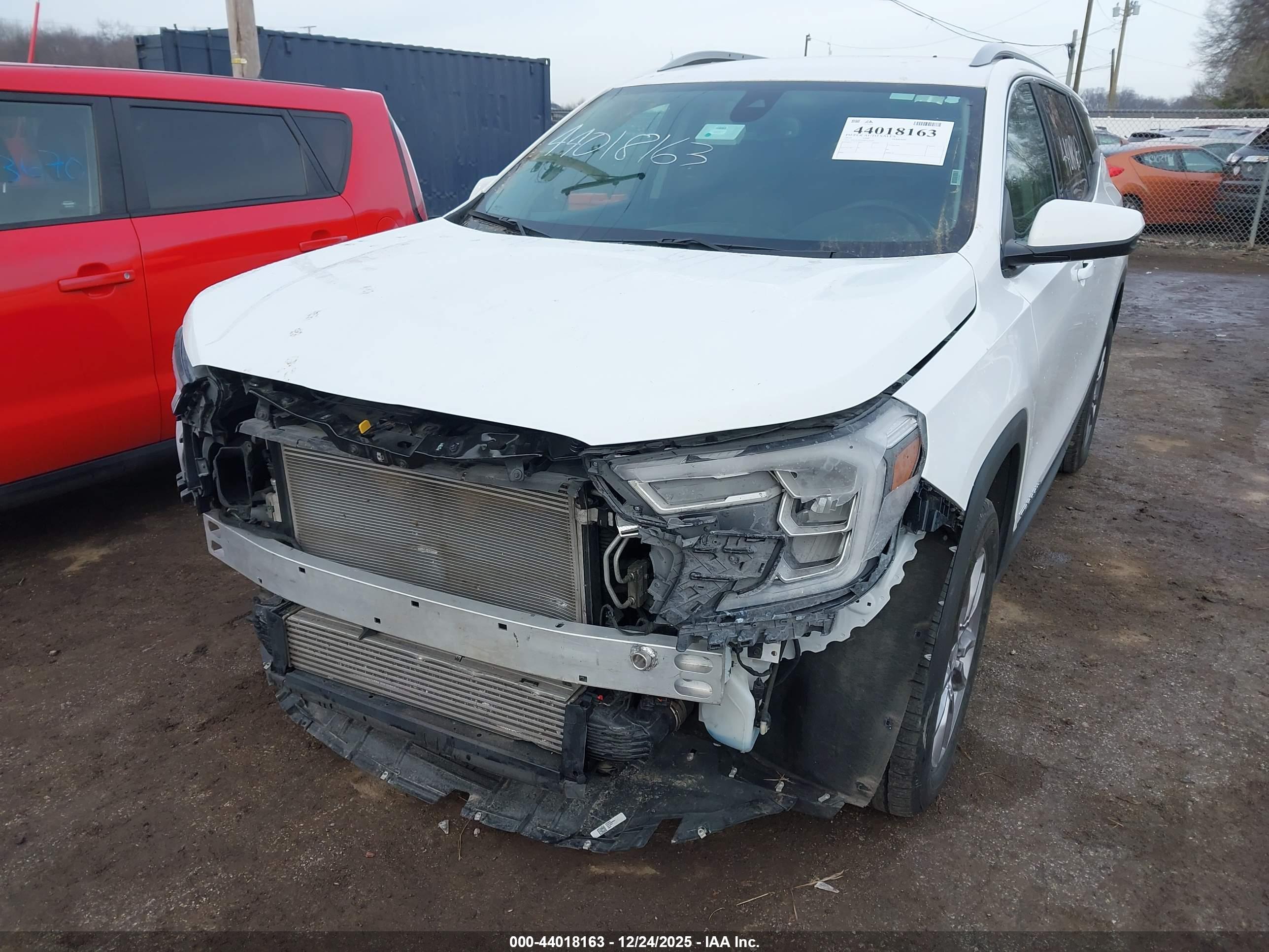 GMC TERRAIN image 6