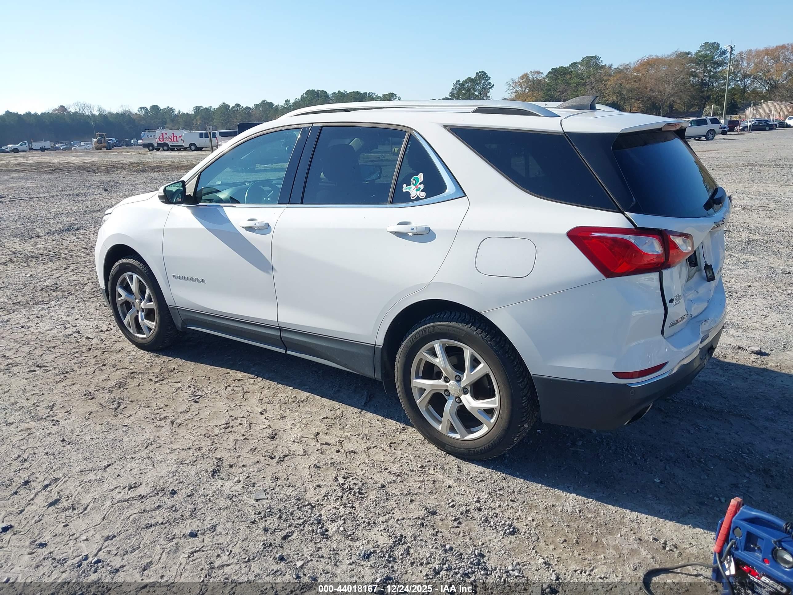 CHEVROLET EQUINOX image 3
