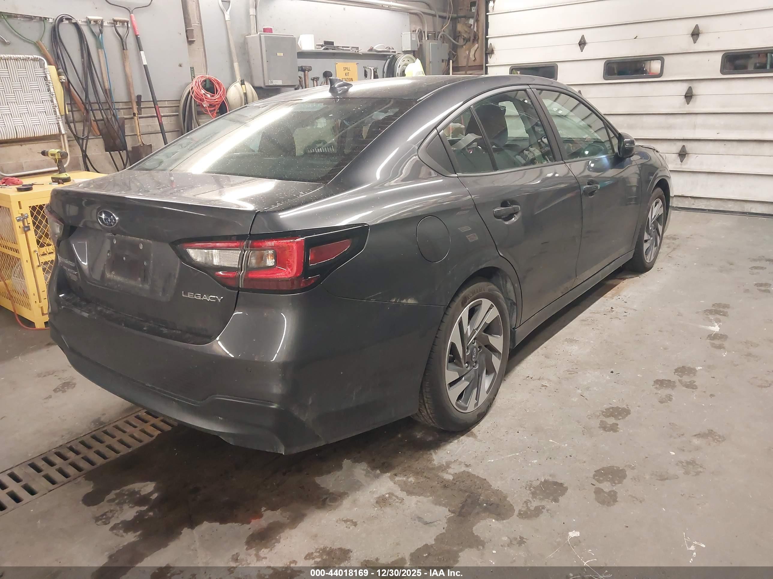 SUBARU LEGACY image 4