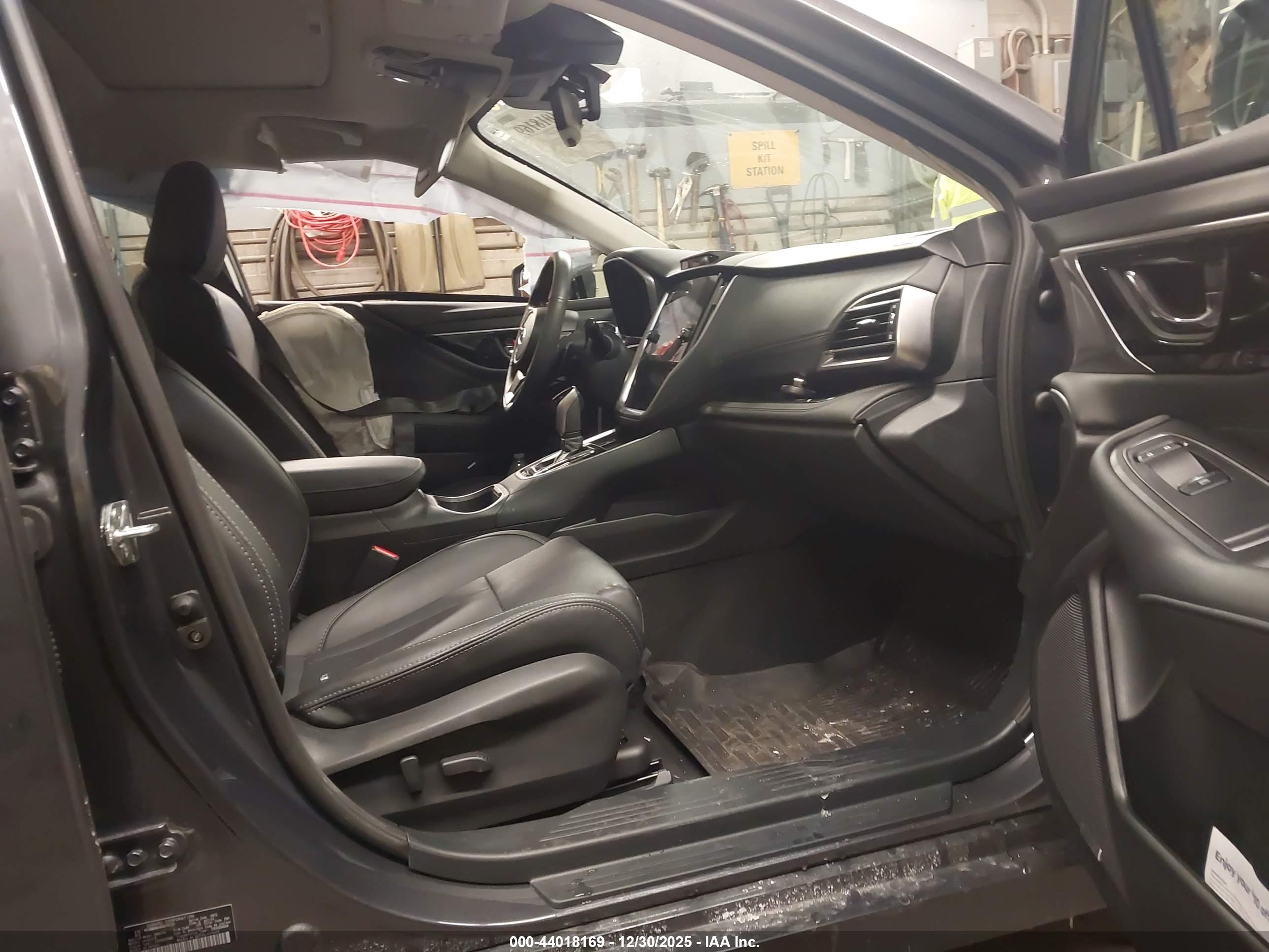 SUBARU LEGACY image 5