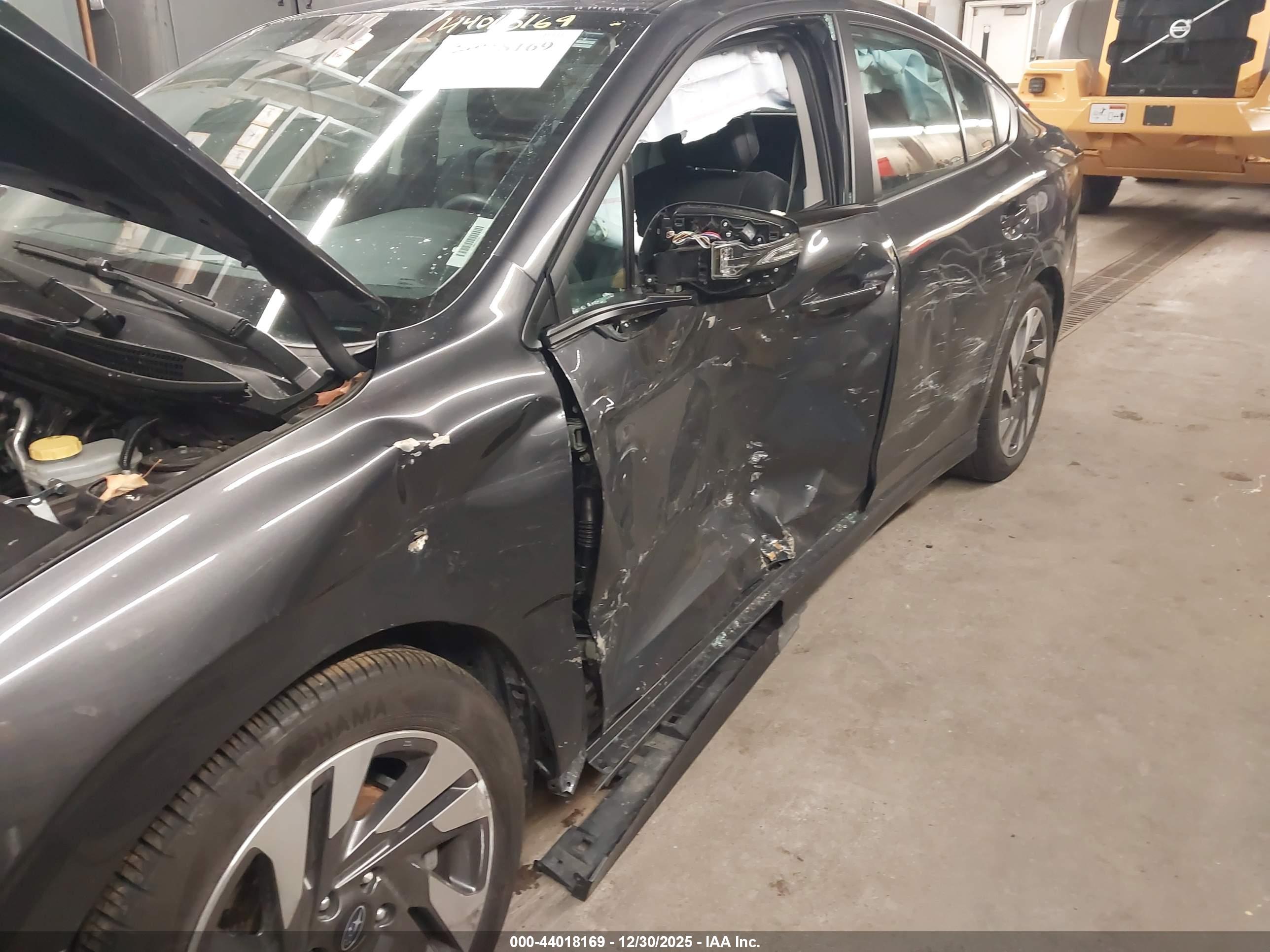 SUBARU LEGACY image 6