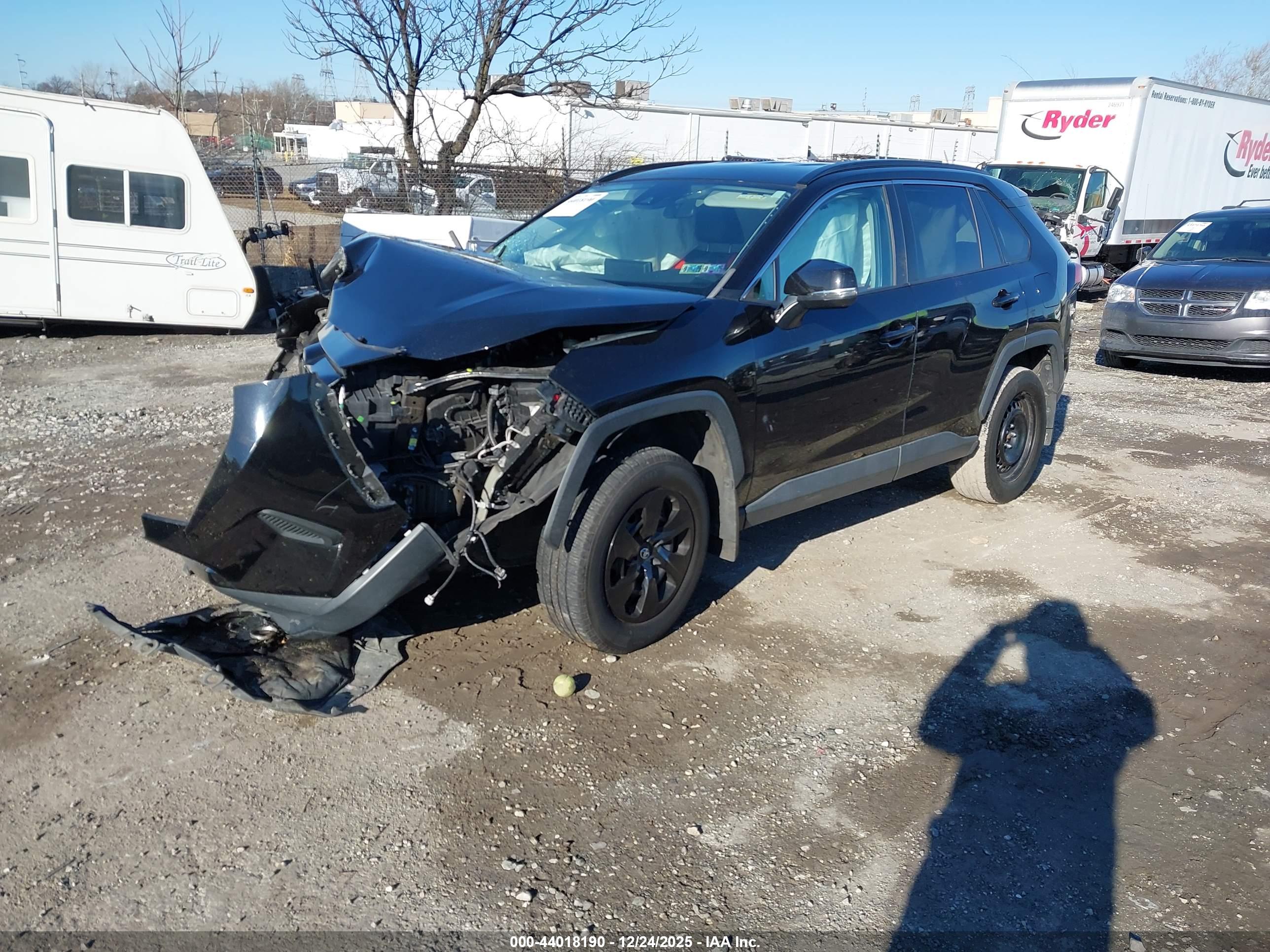 TOYOTA RAV4 image 2