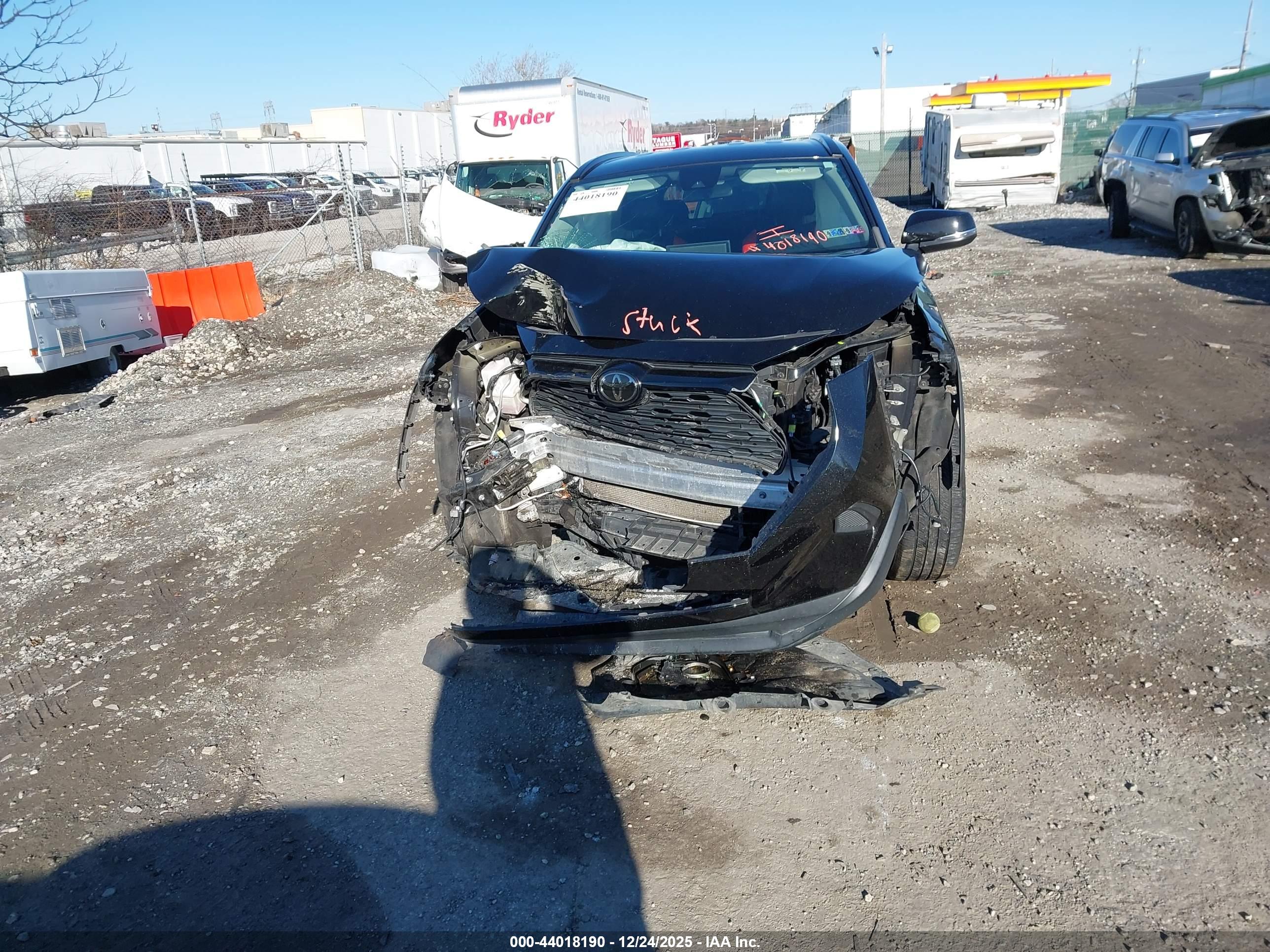TOYOTA RAV4 image 6