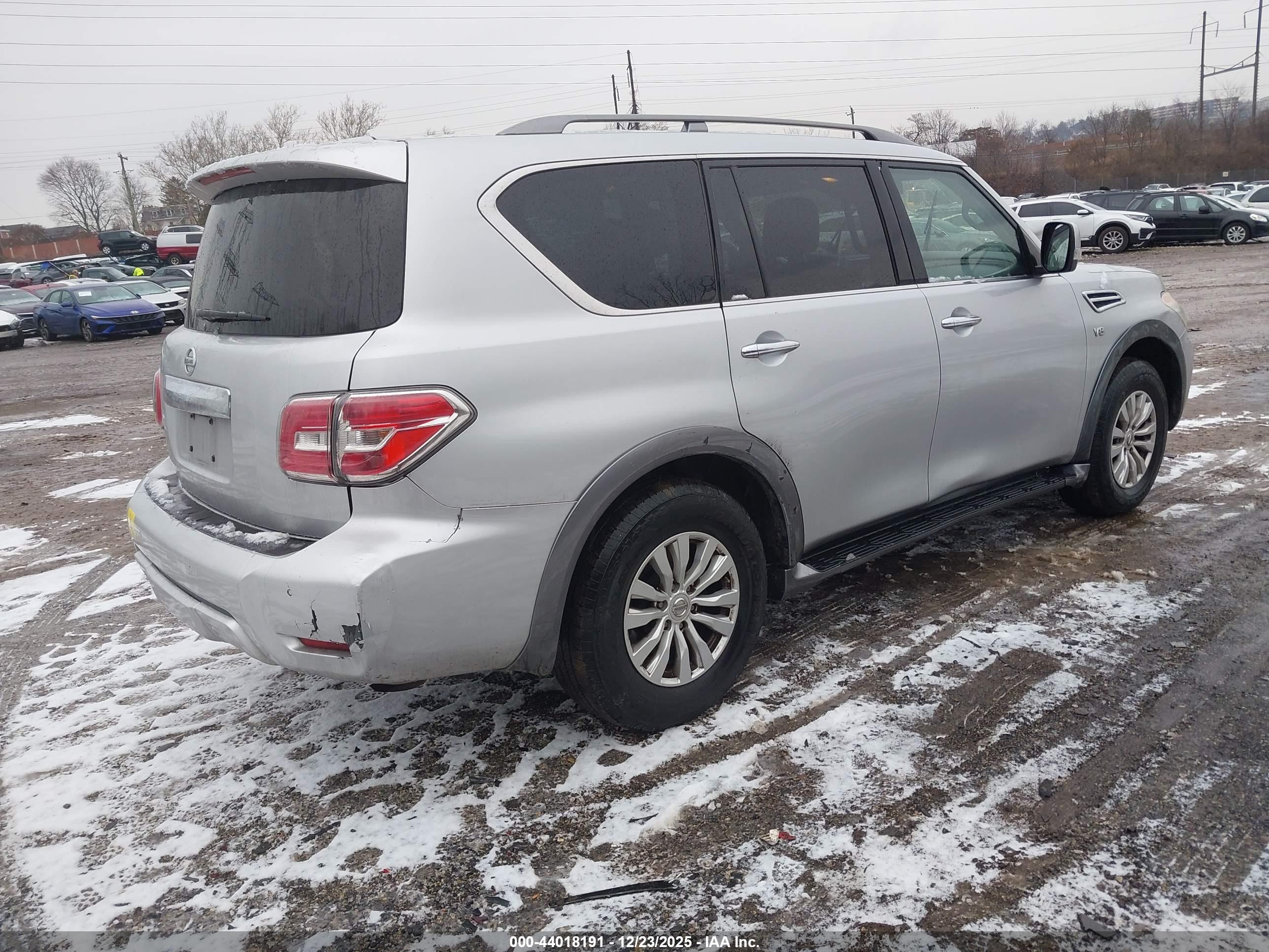 NISSAN ARMADA image 4