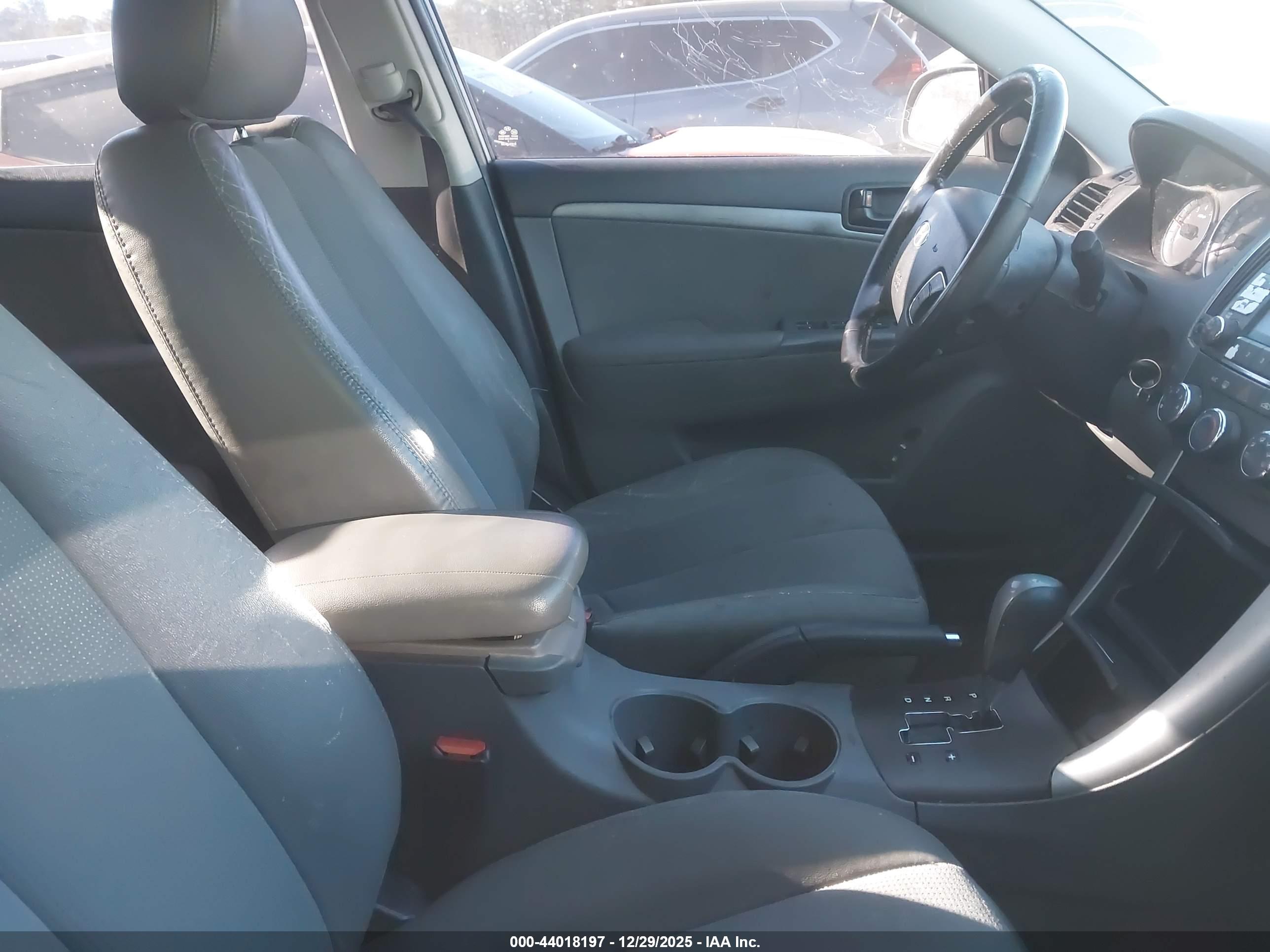 HYUNDAI SONATA image 5