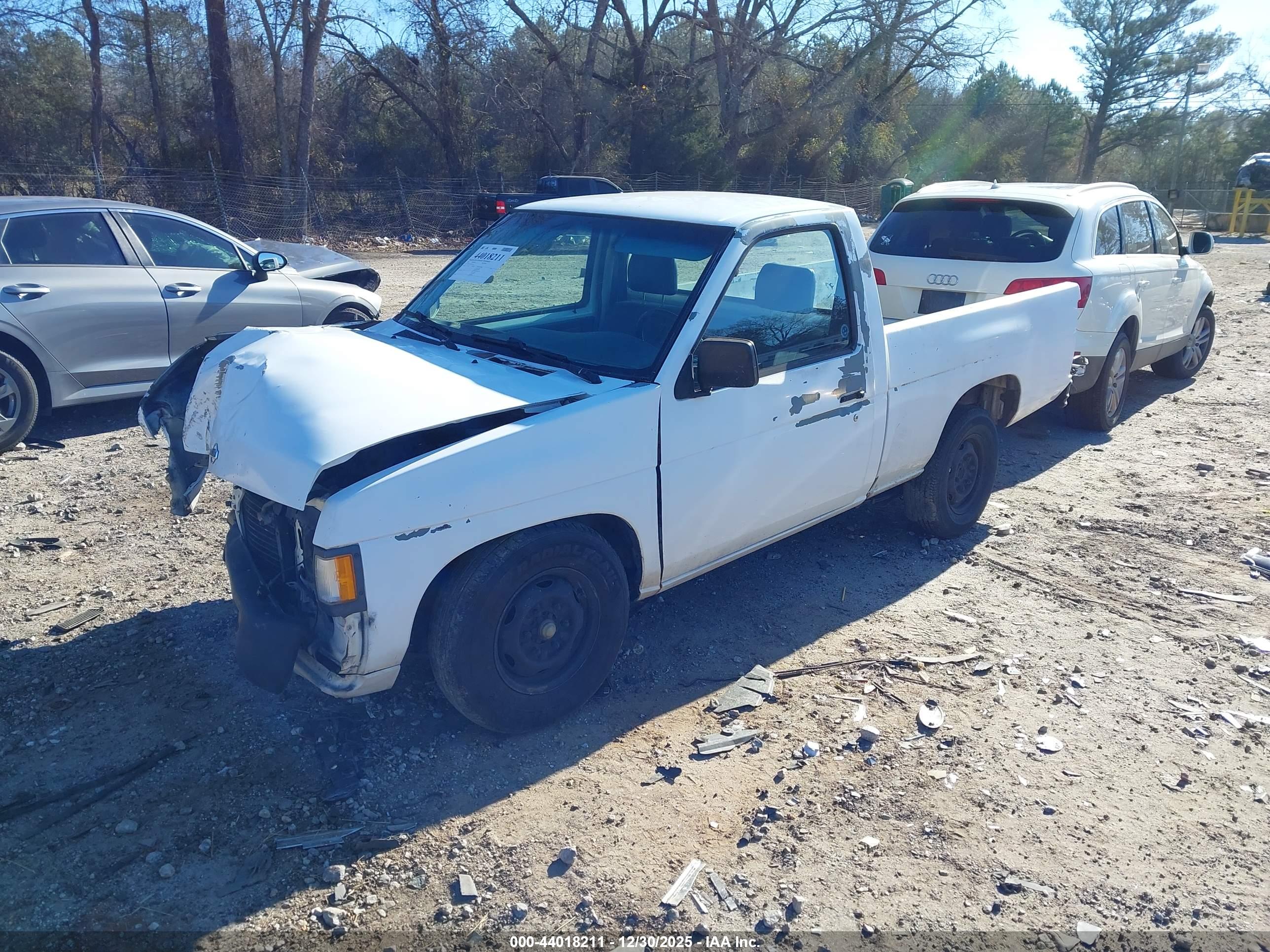 NISSAN TRUCK image 2