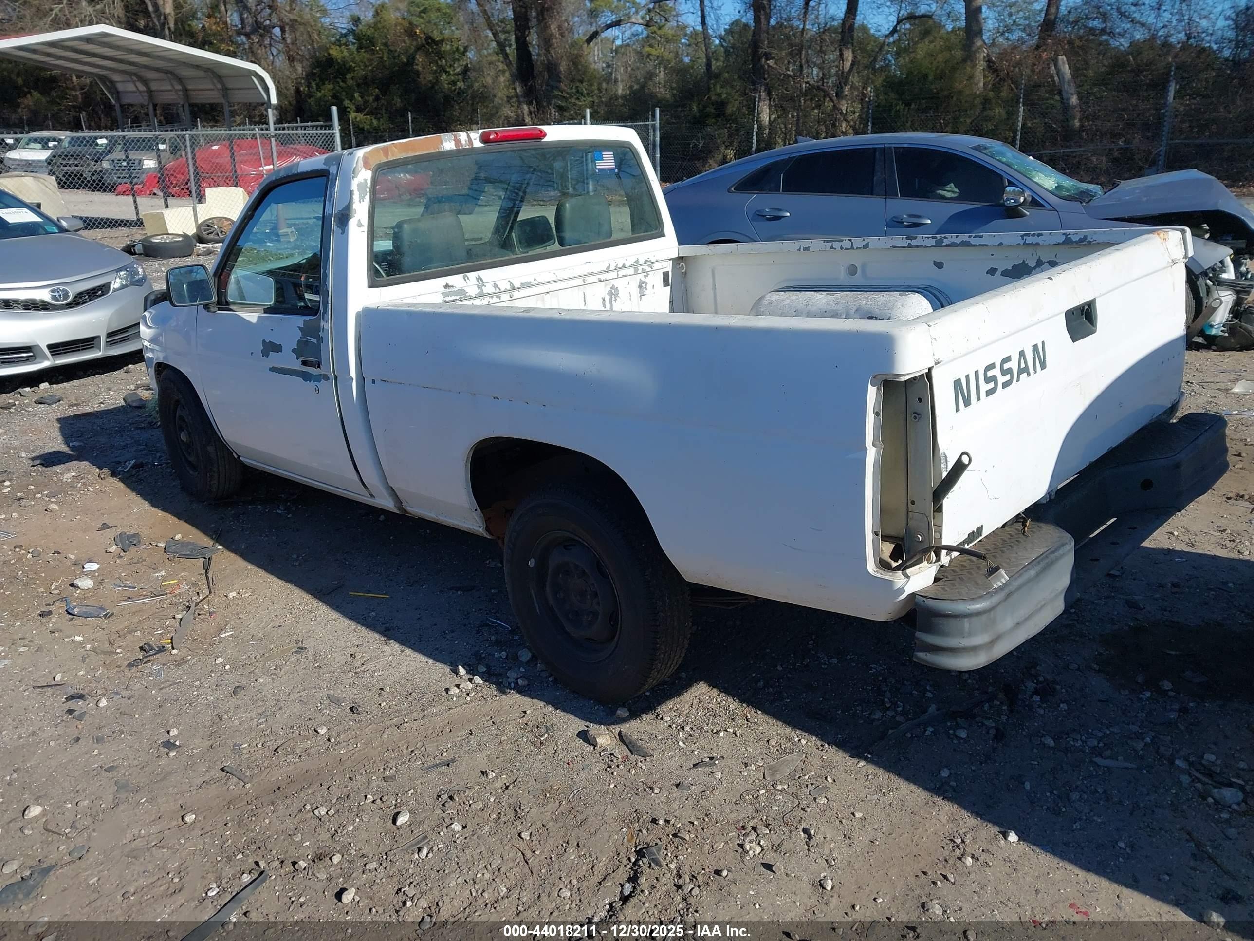 NISSAN TRUCK image 3