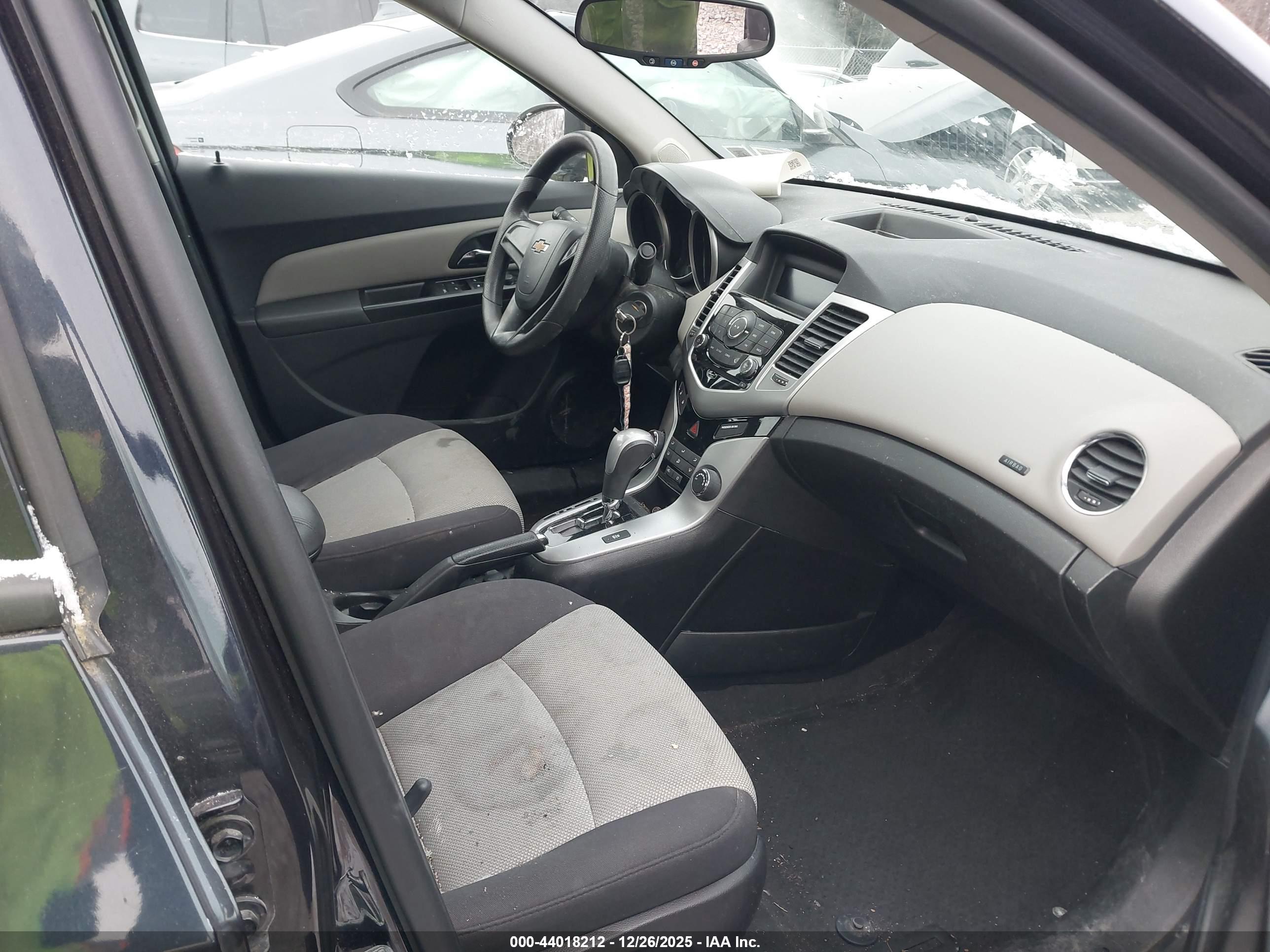 CHEVROLET CRUZE image 5