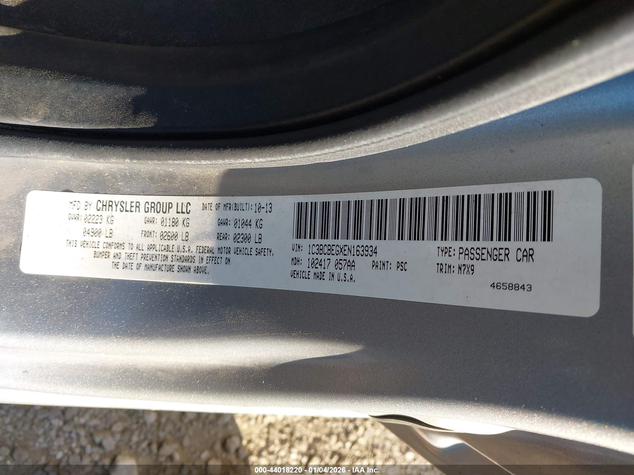 CHRYSLER 200 image 9