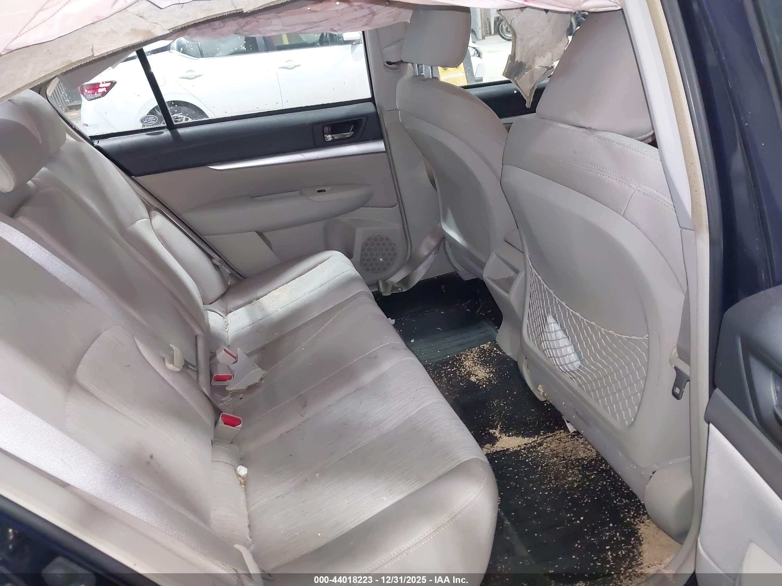 SUBARU LEGACY image 8