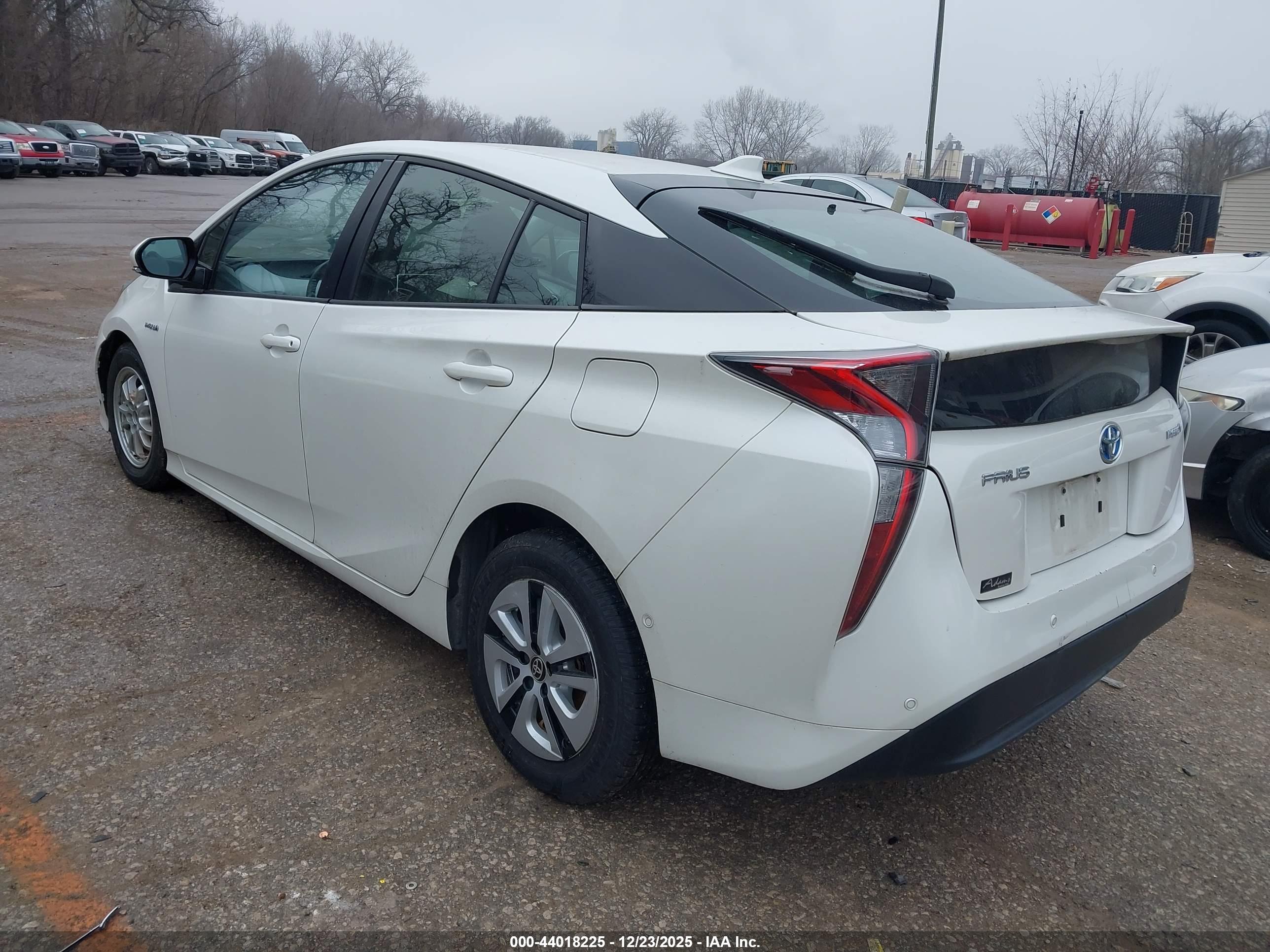 TOYOTA PRIUS image 3