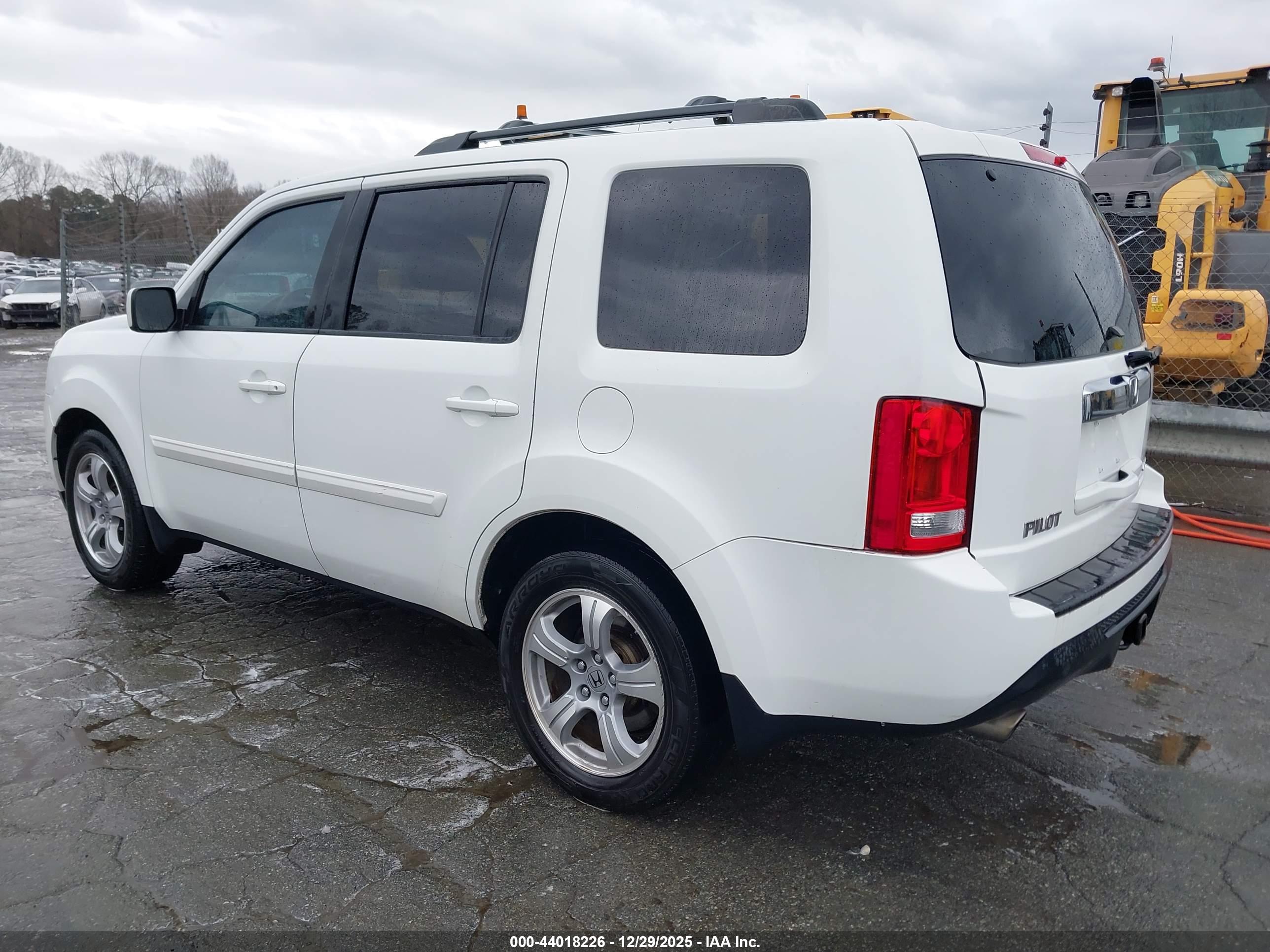 HONDA PILOT image 3