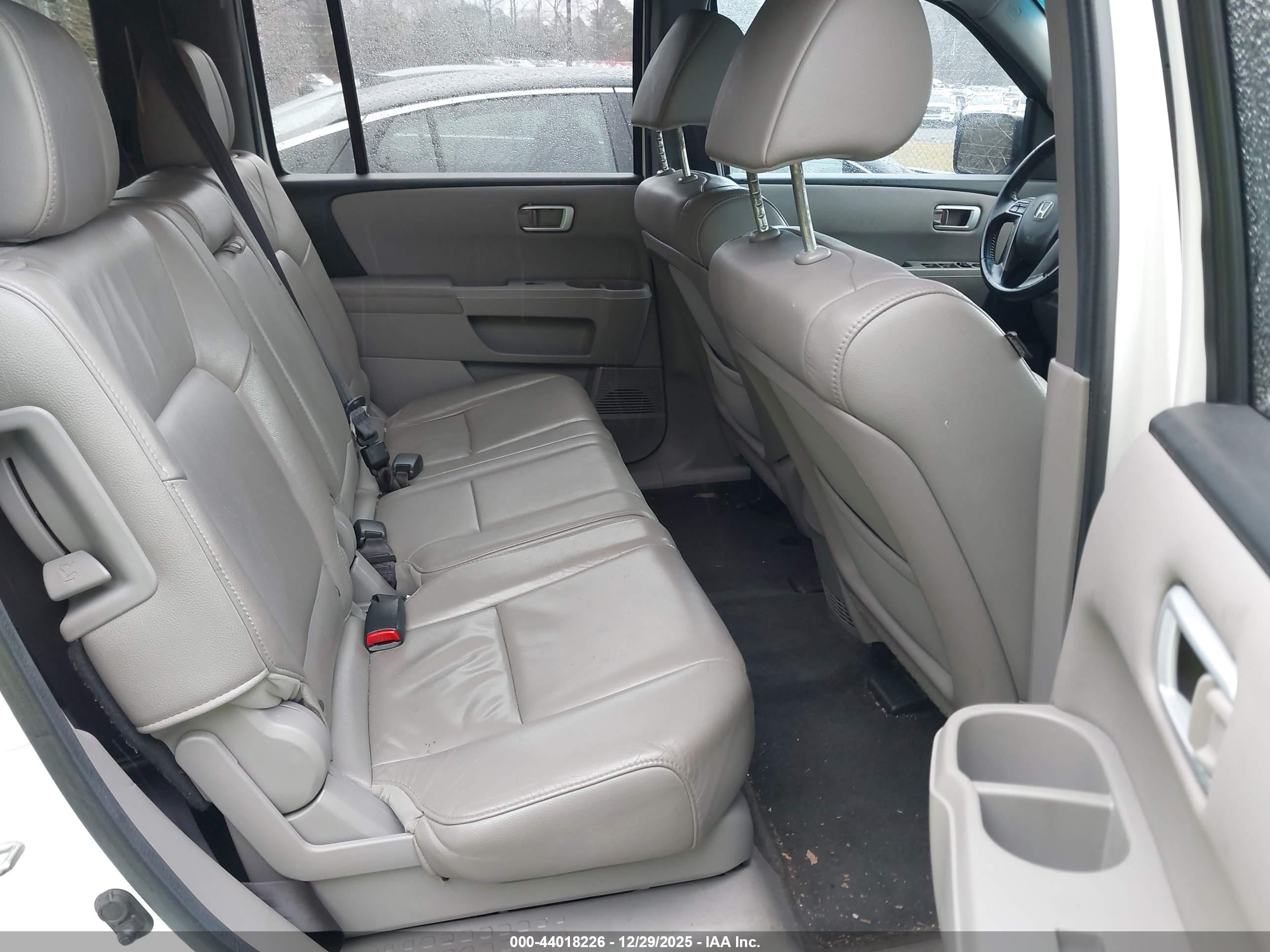 HONDA PILOT image 8