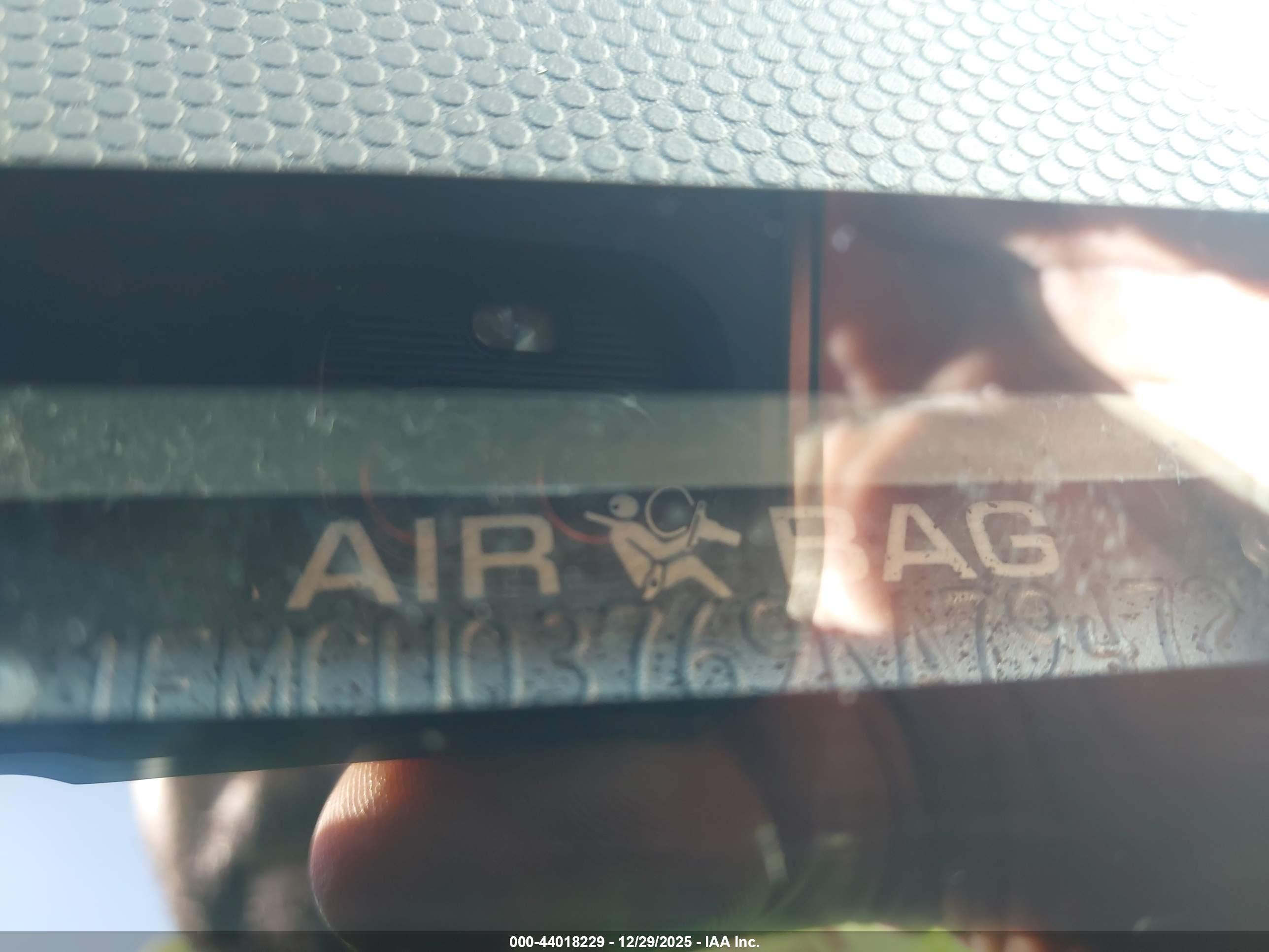 FORD ESCAPE image 9