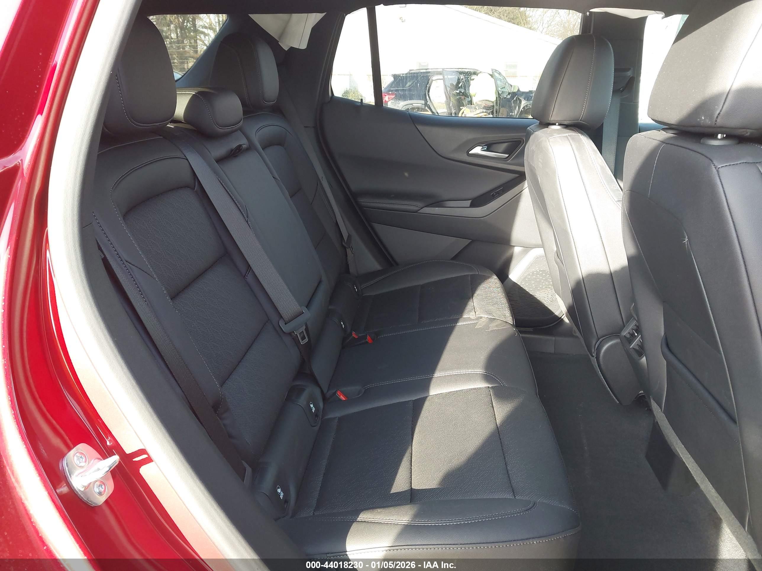 CHEVROLET EQUINOX image 8