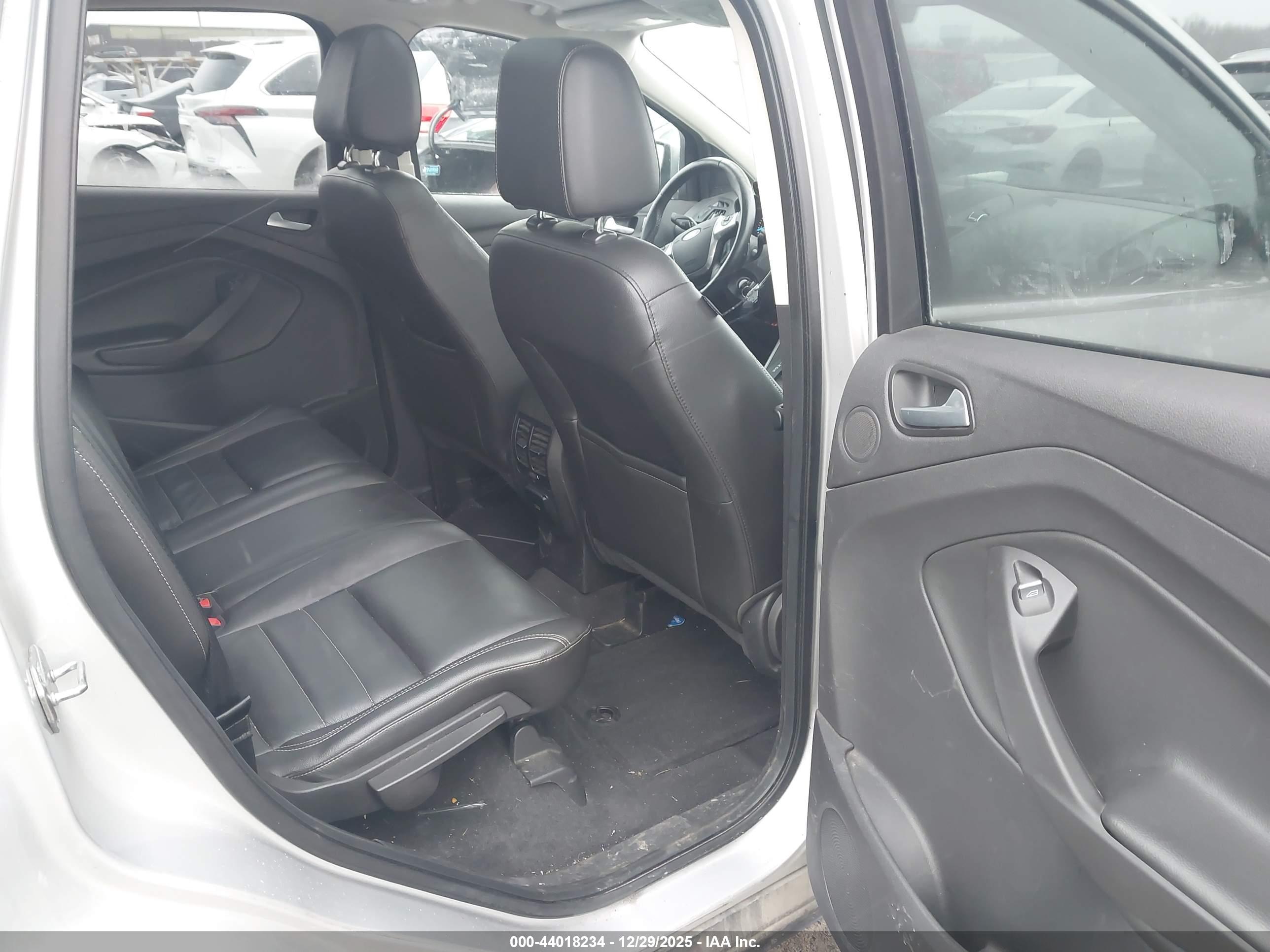 FORD ESCAPE image 8