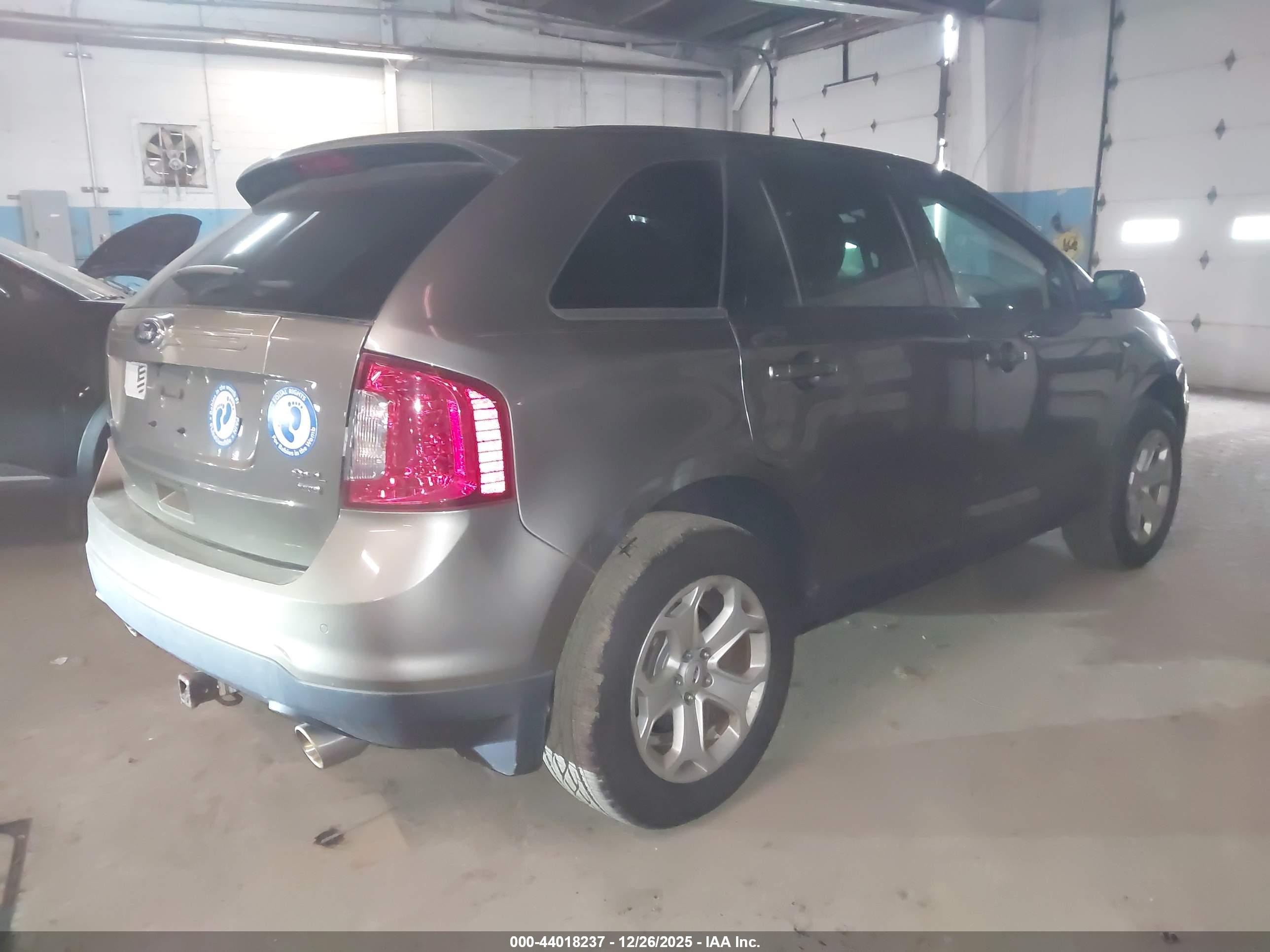 FORD EDGE image 4