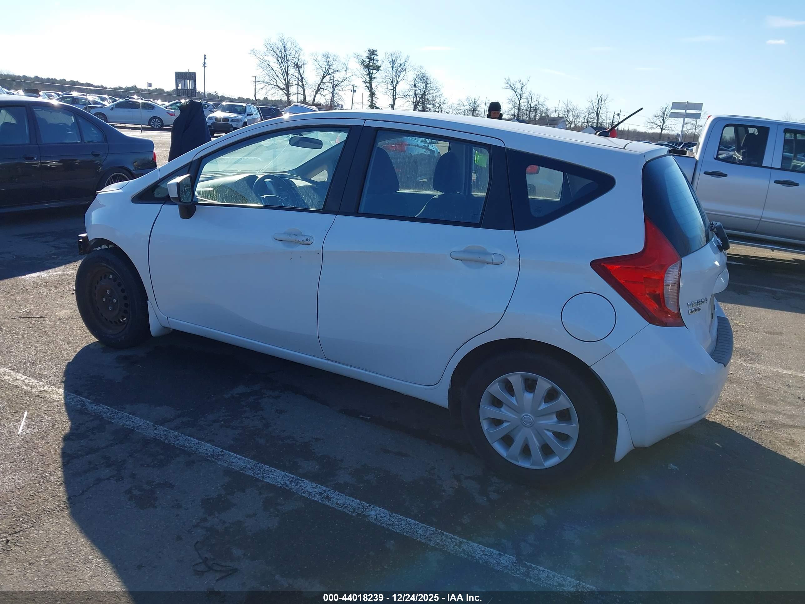 NISSAN VERSA image 3