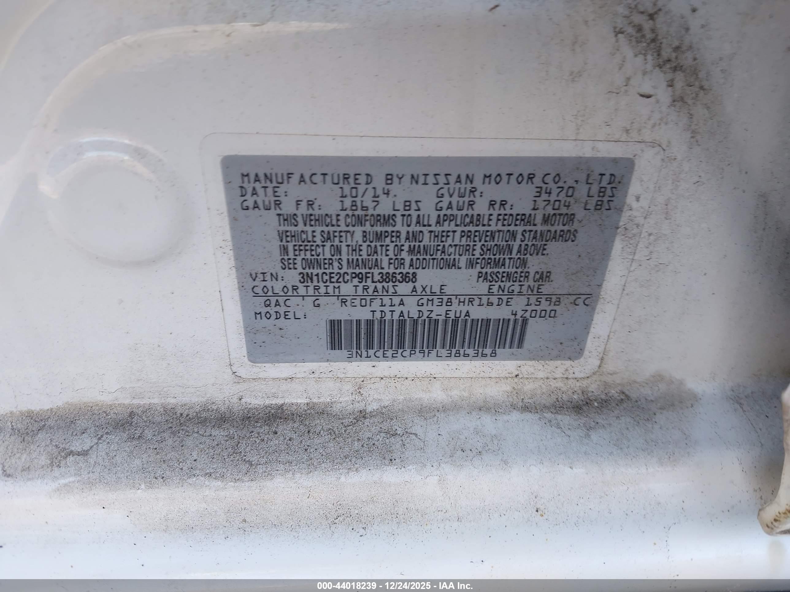 NISSAN VERSA image 9