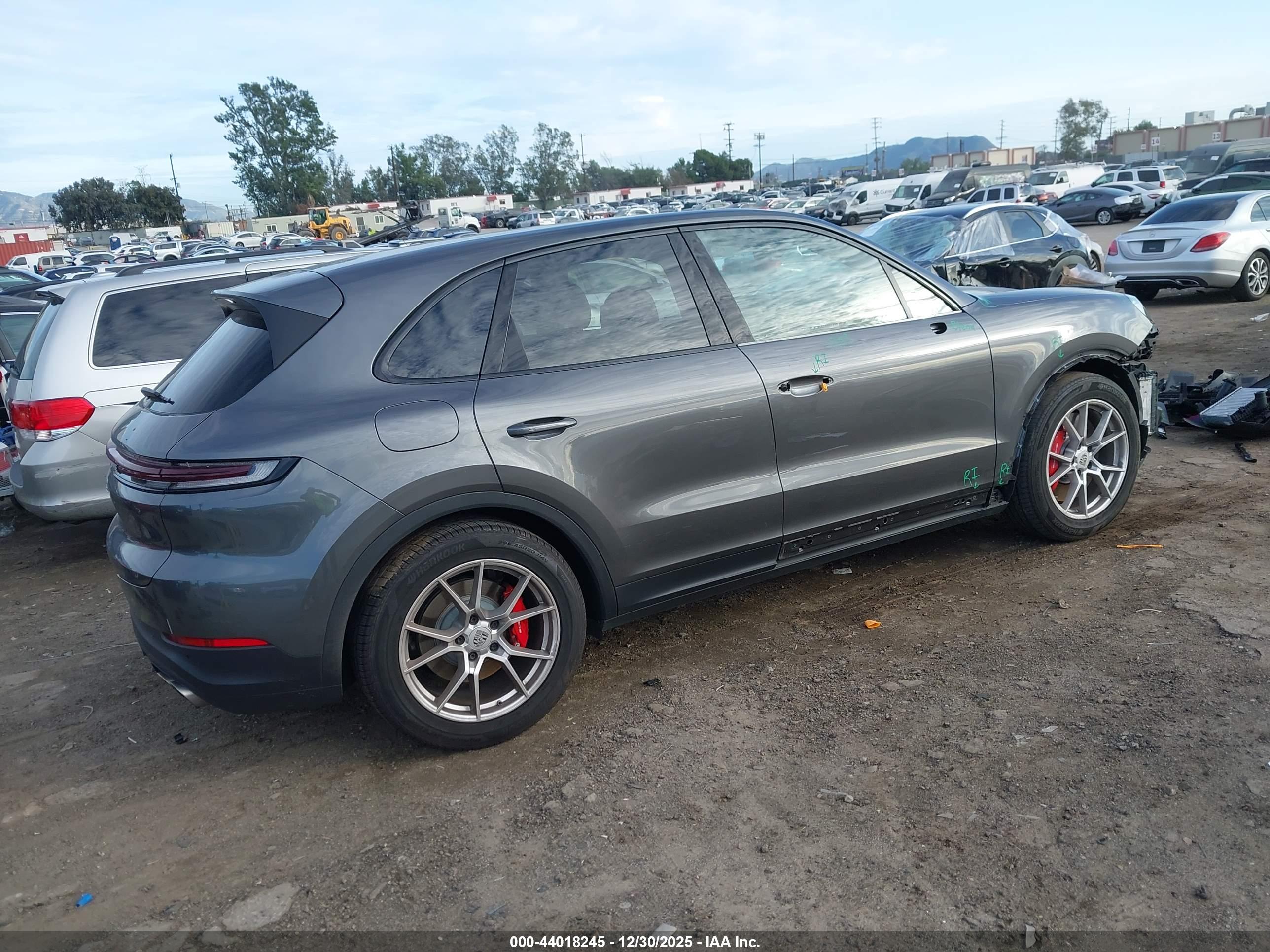 PORSCHE CAYENNE image 4