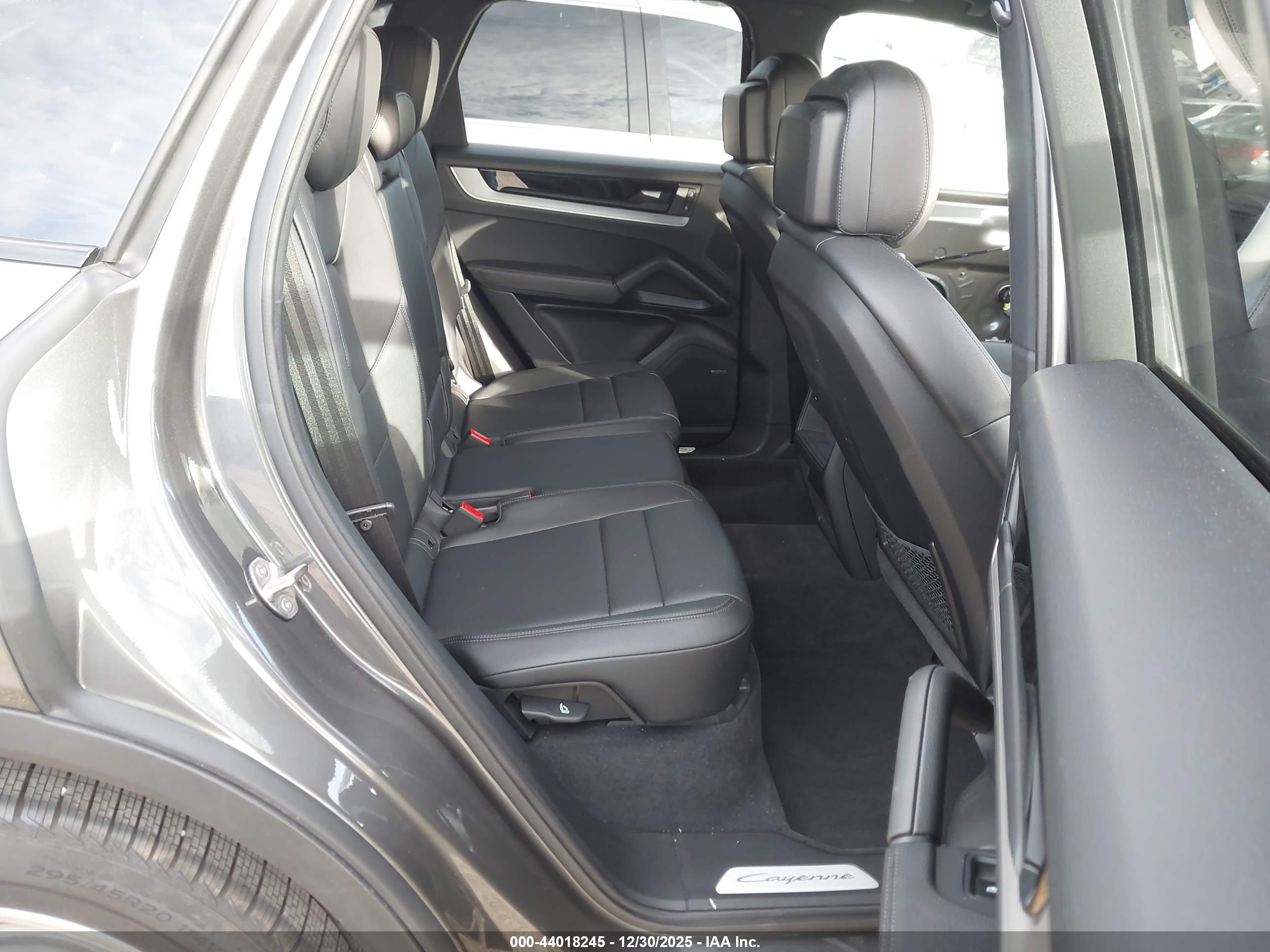 PORSCHE CAYENNE image 8