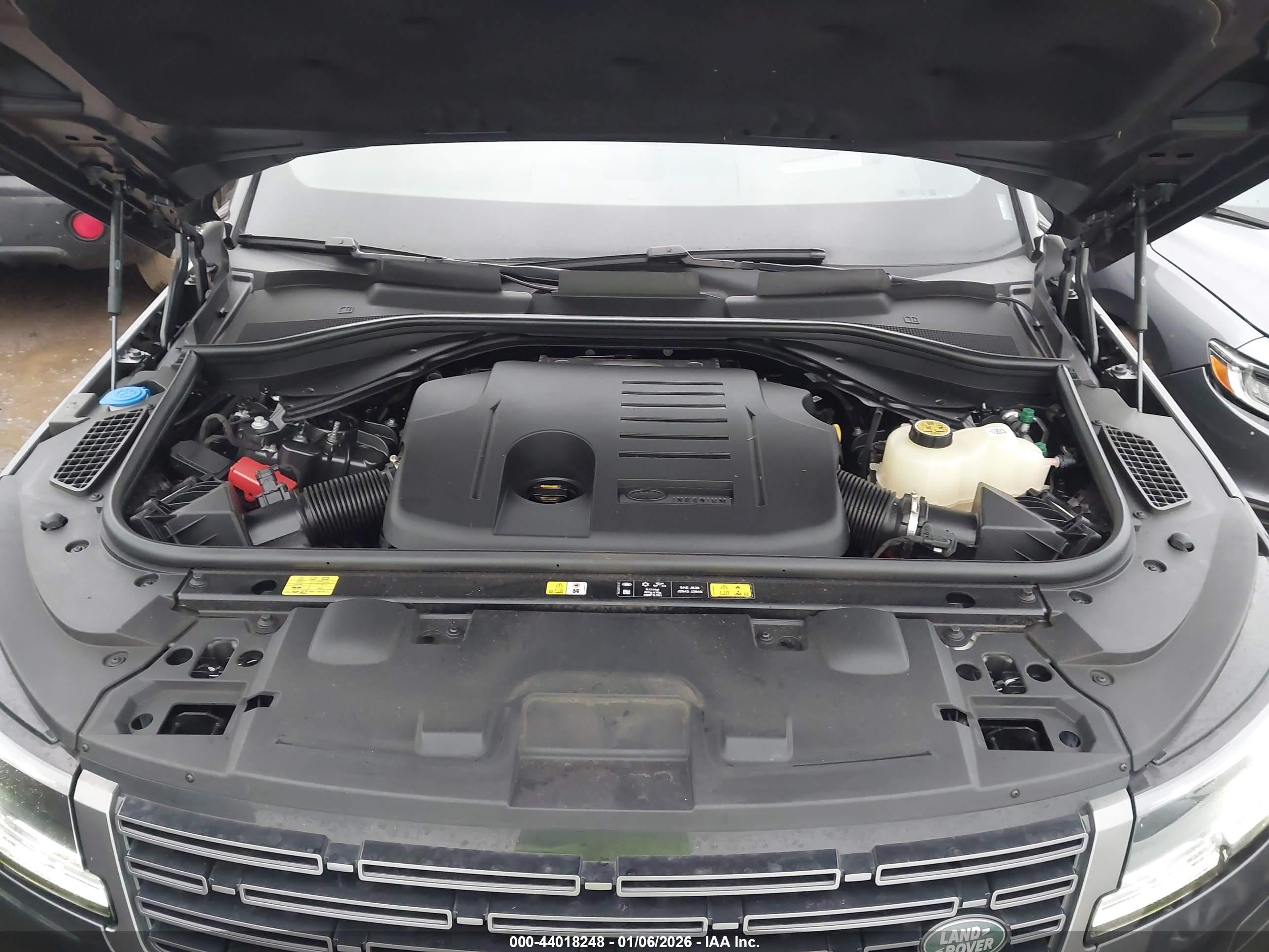 LAND ROVER image 10