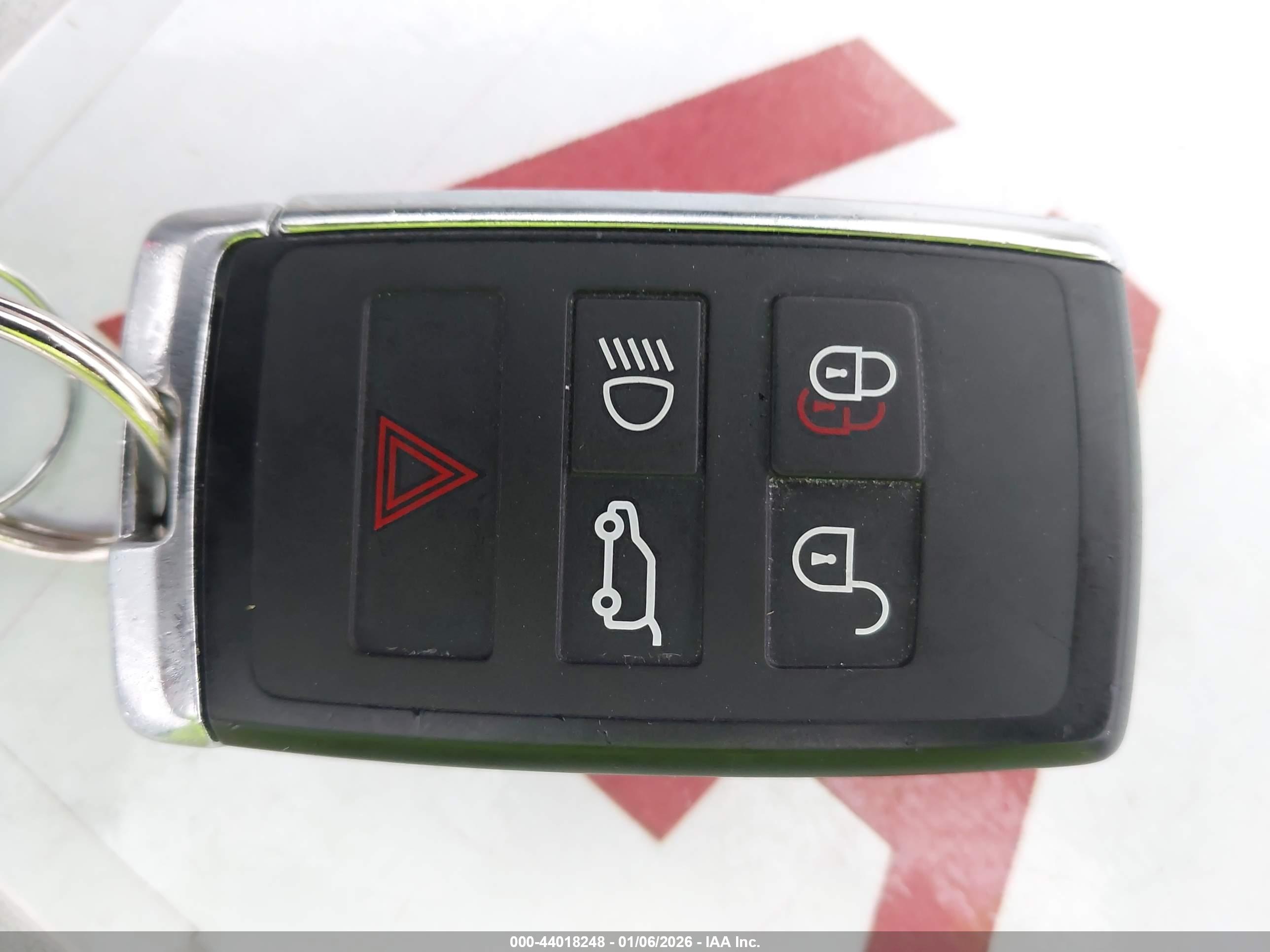 LAND ROVER image 11