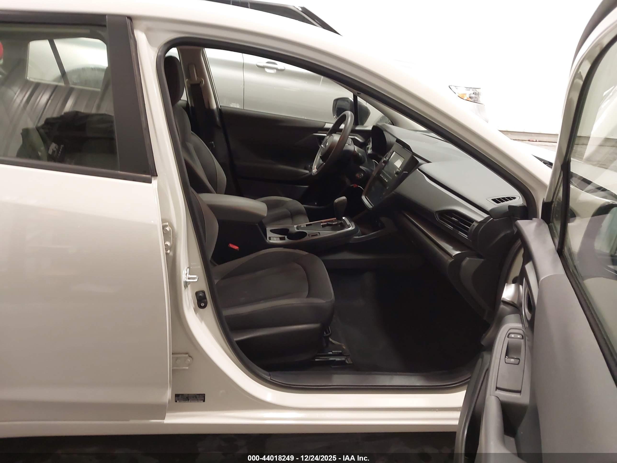 SUBARU IMPREZA image 5