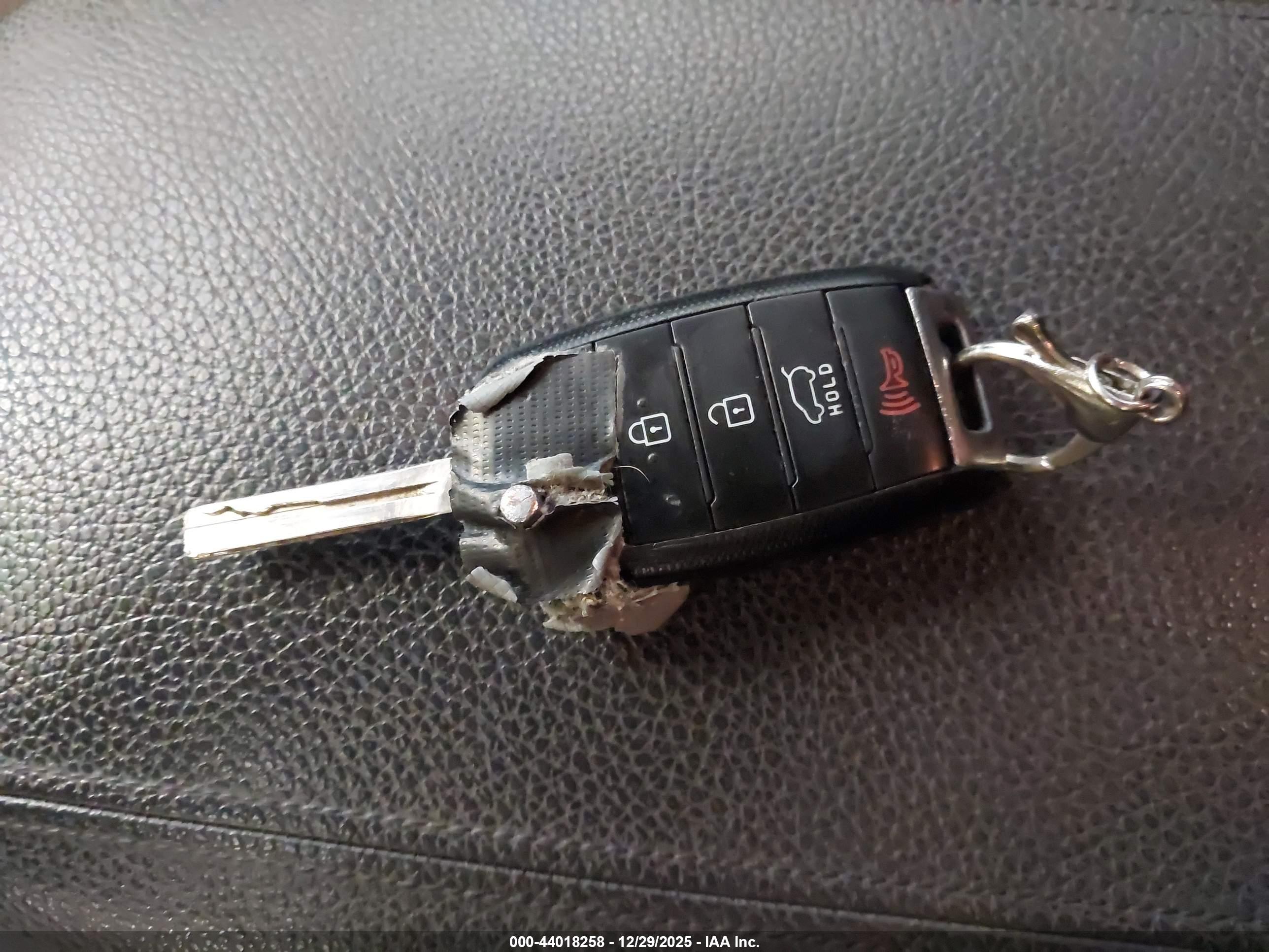 KIA SORENTO image 11