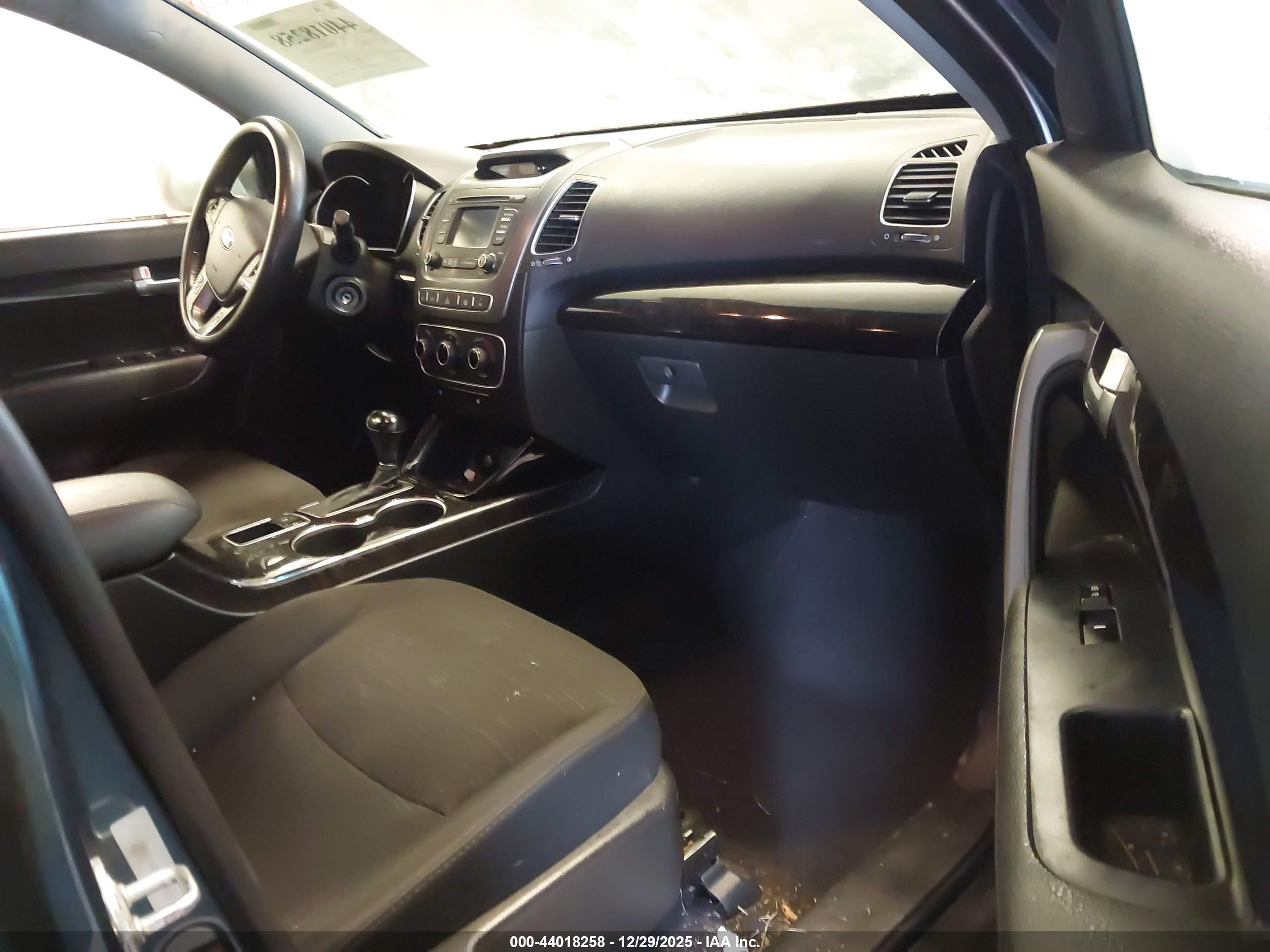 KIA SORENTO image 5