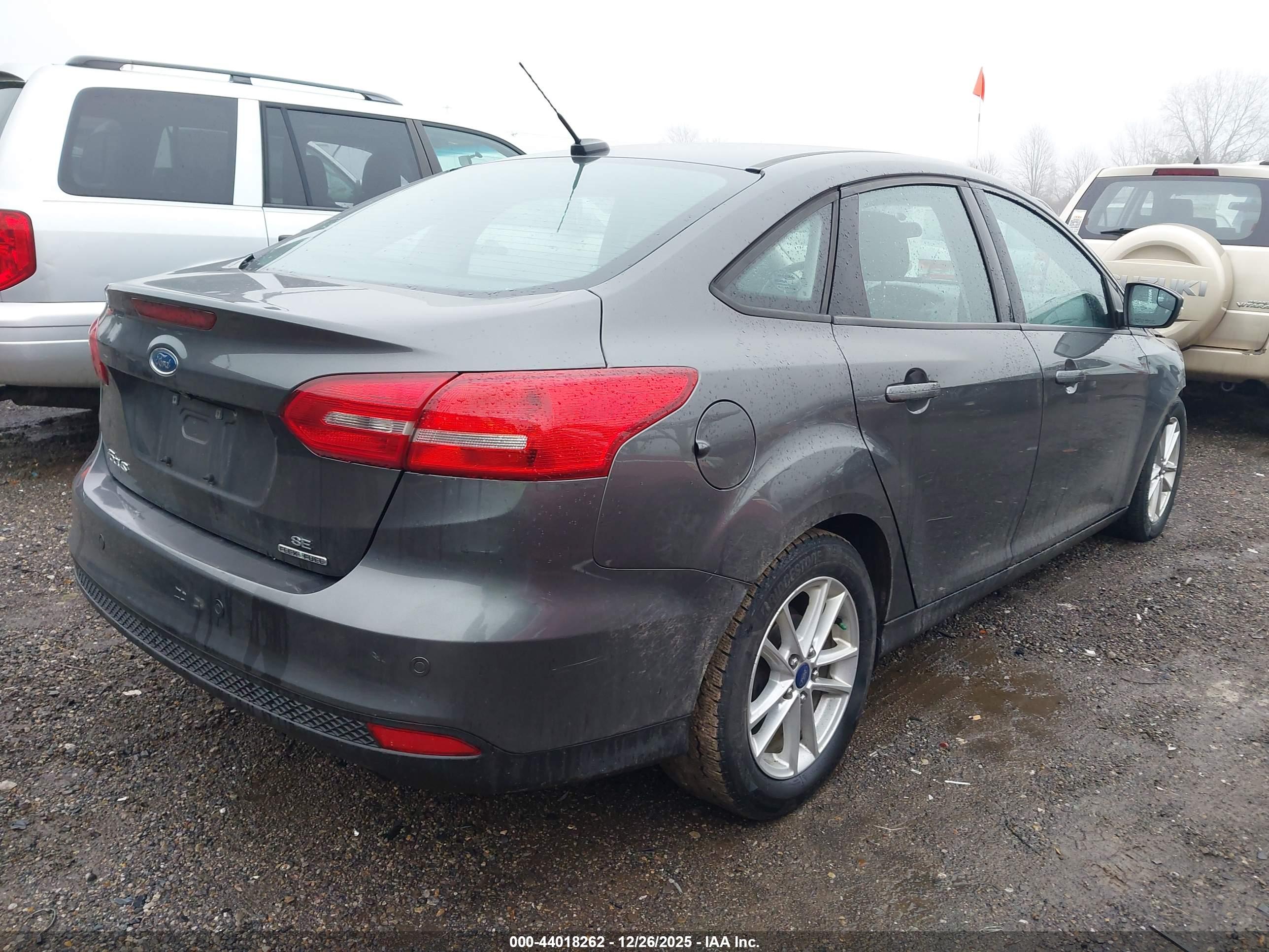 FORD FOCUS image 4
