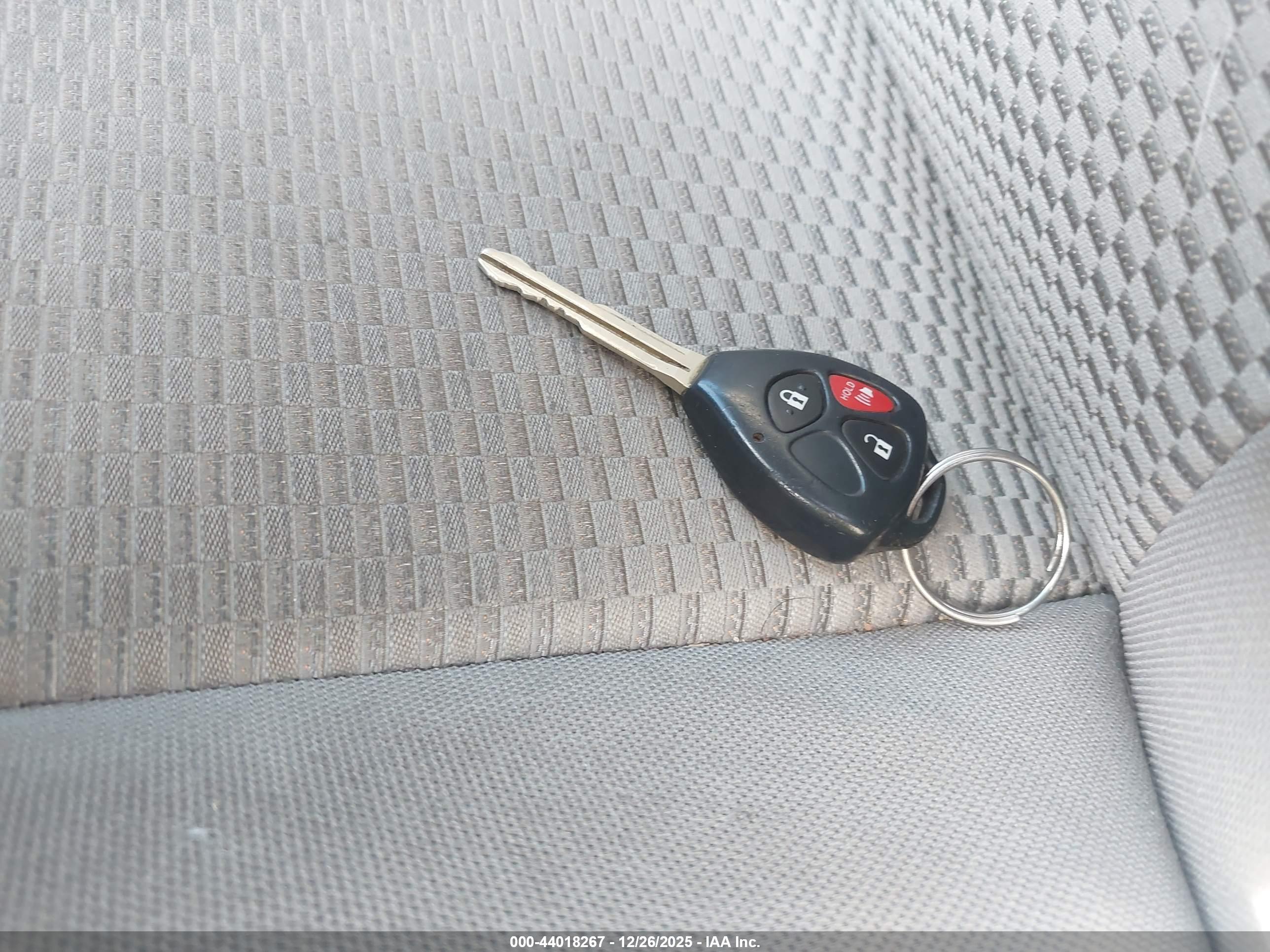 TOYOTA RAV4 image 11