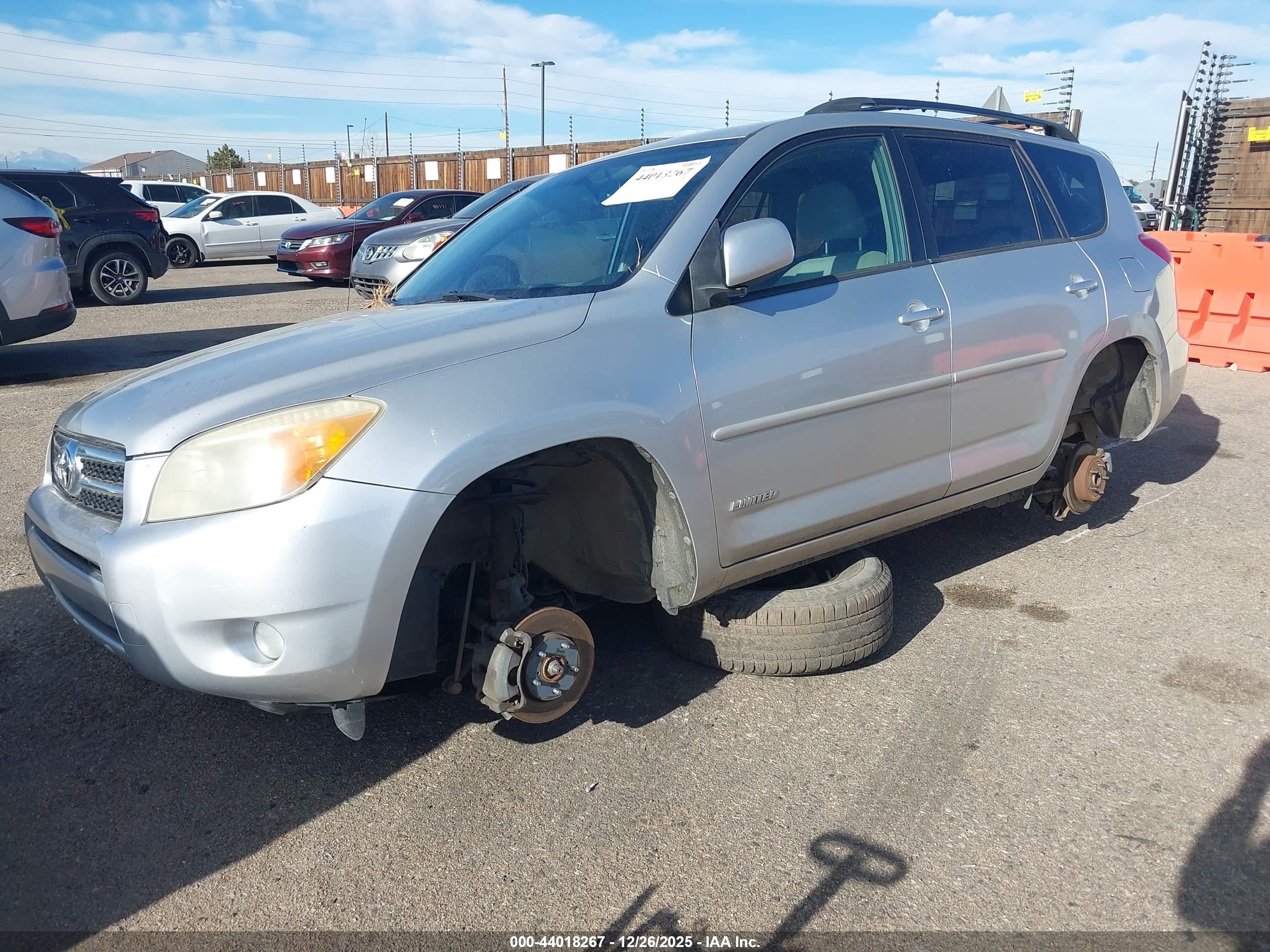 TOYOTA RAV4 image 6