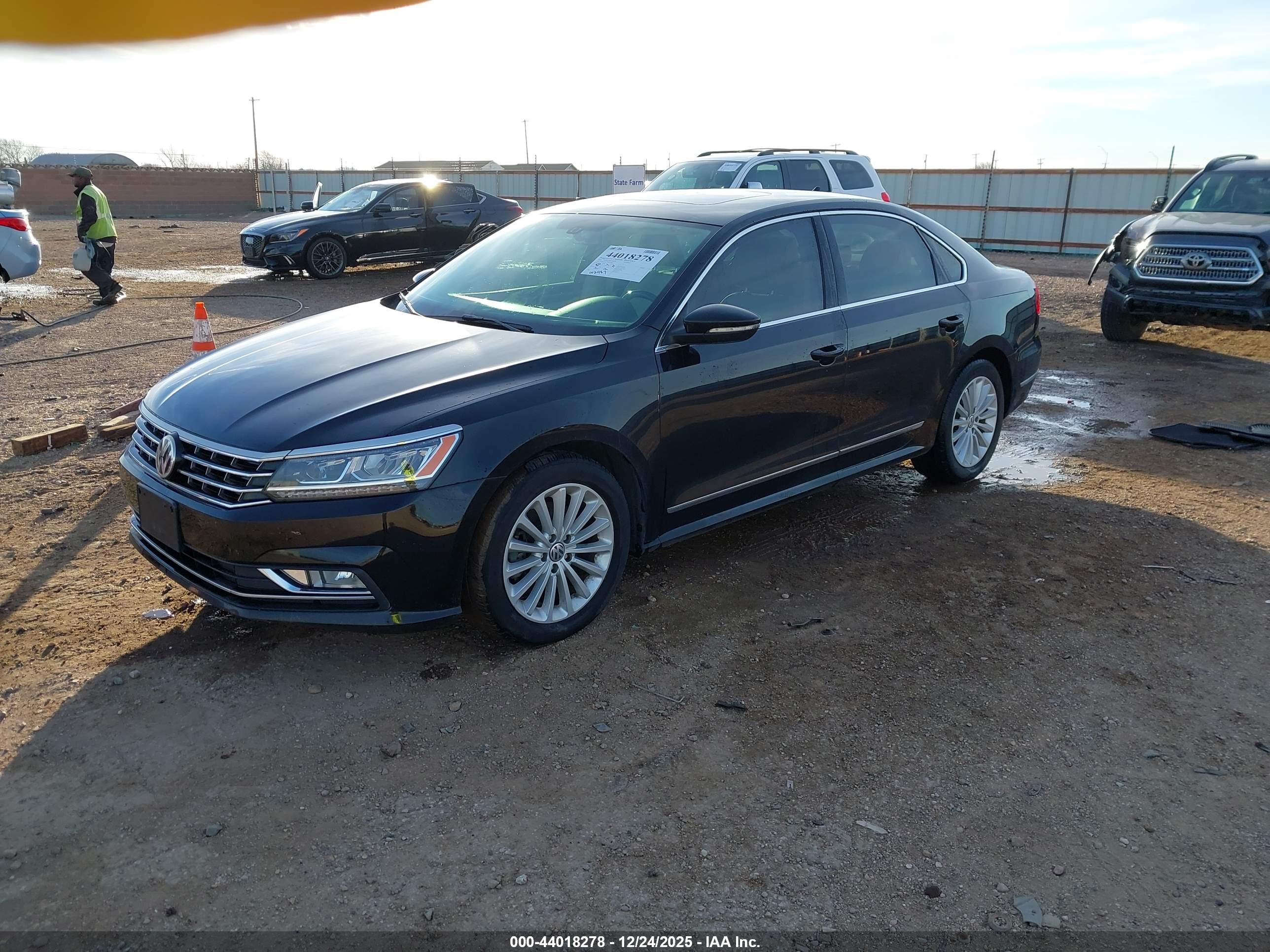 VOLKSWAGEN PASSAT image 2