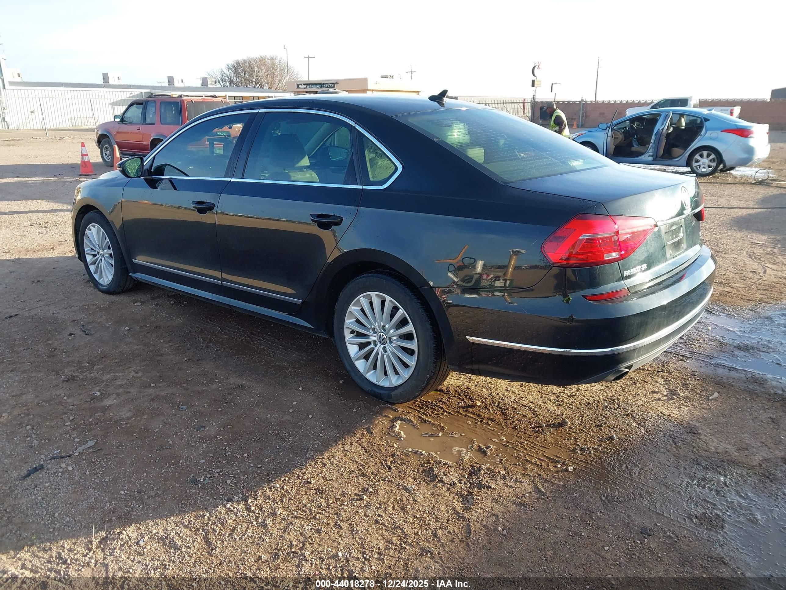 VOLKSWAGEN PASSAT image 3