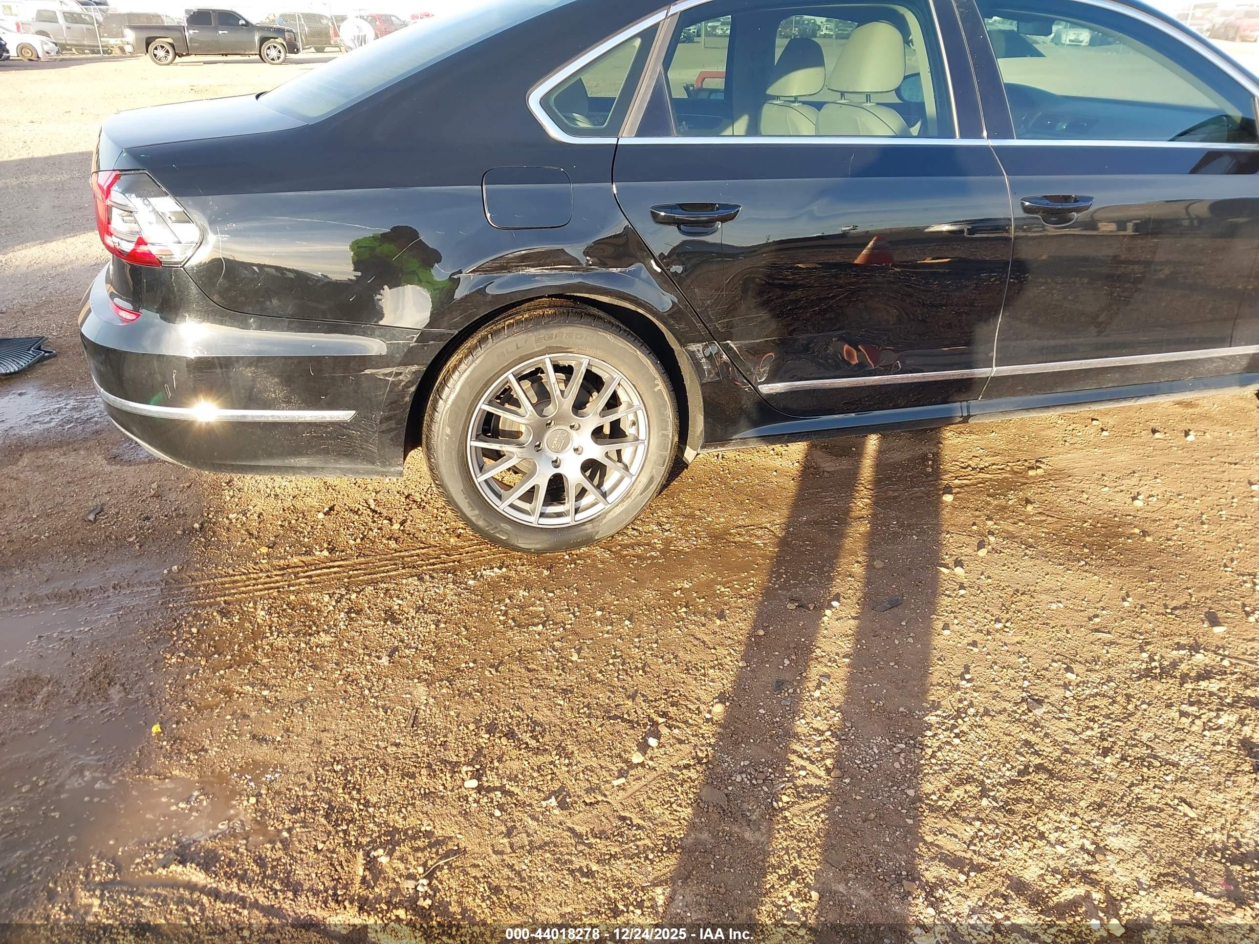 VOLKSWAGEN PASSAT image 6