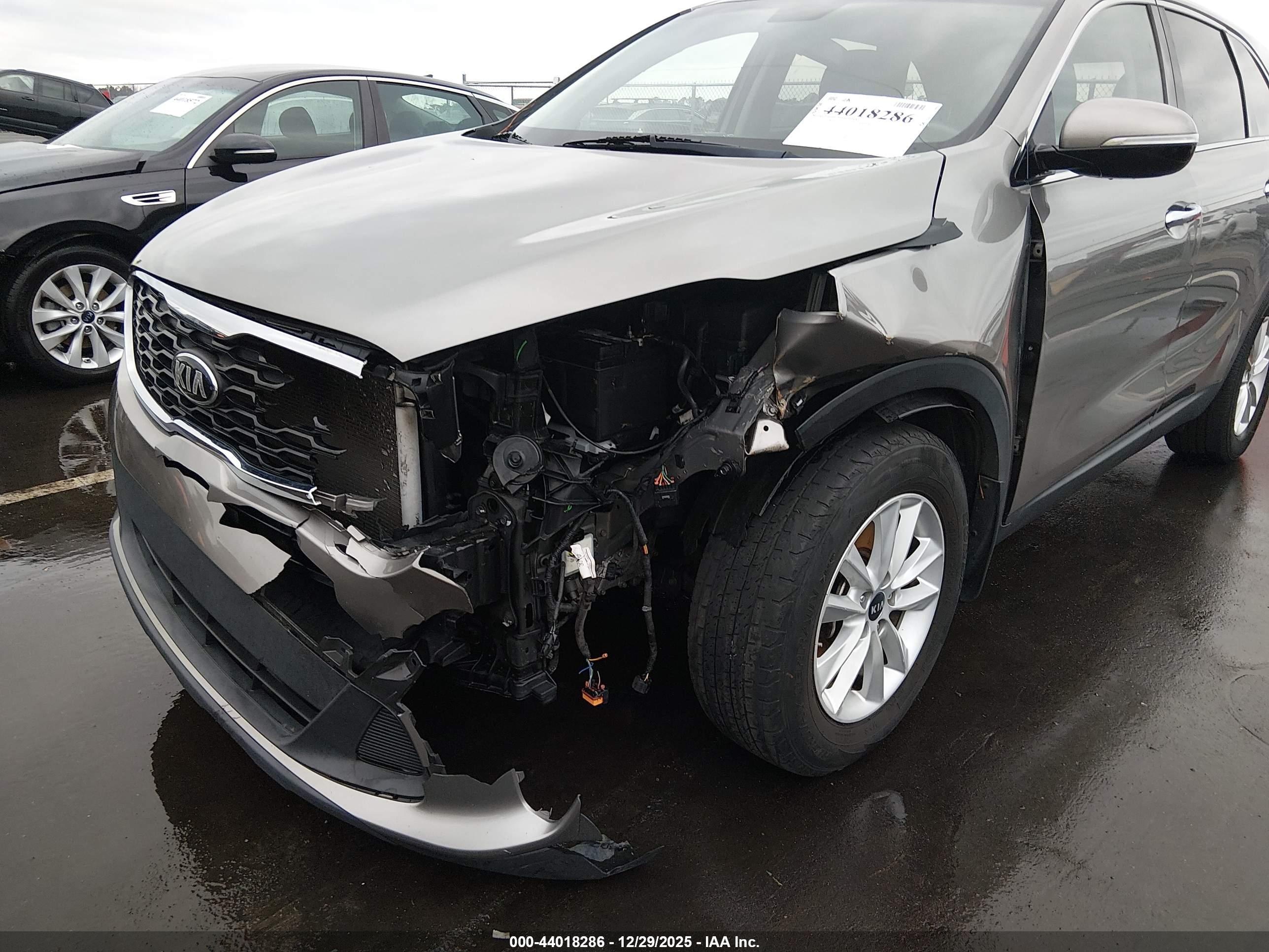 KIA SORENTO image 6
