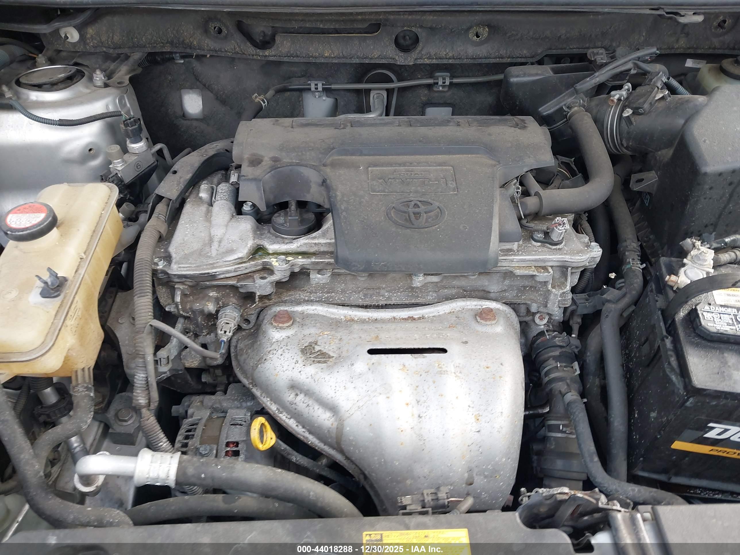 TOYOTA RAV4 image 10