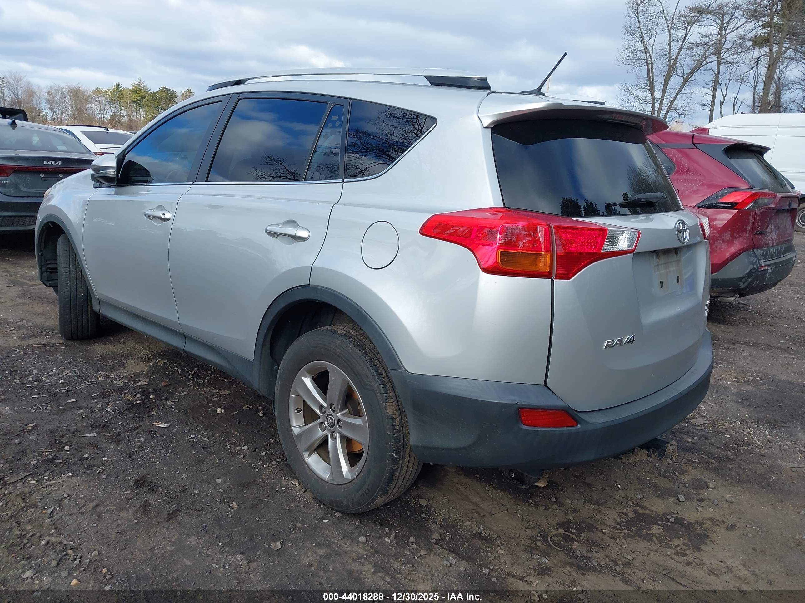 TOYOTA RAV4 image 3