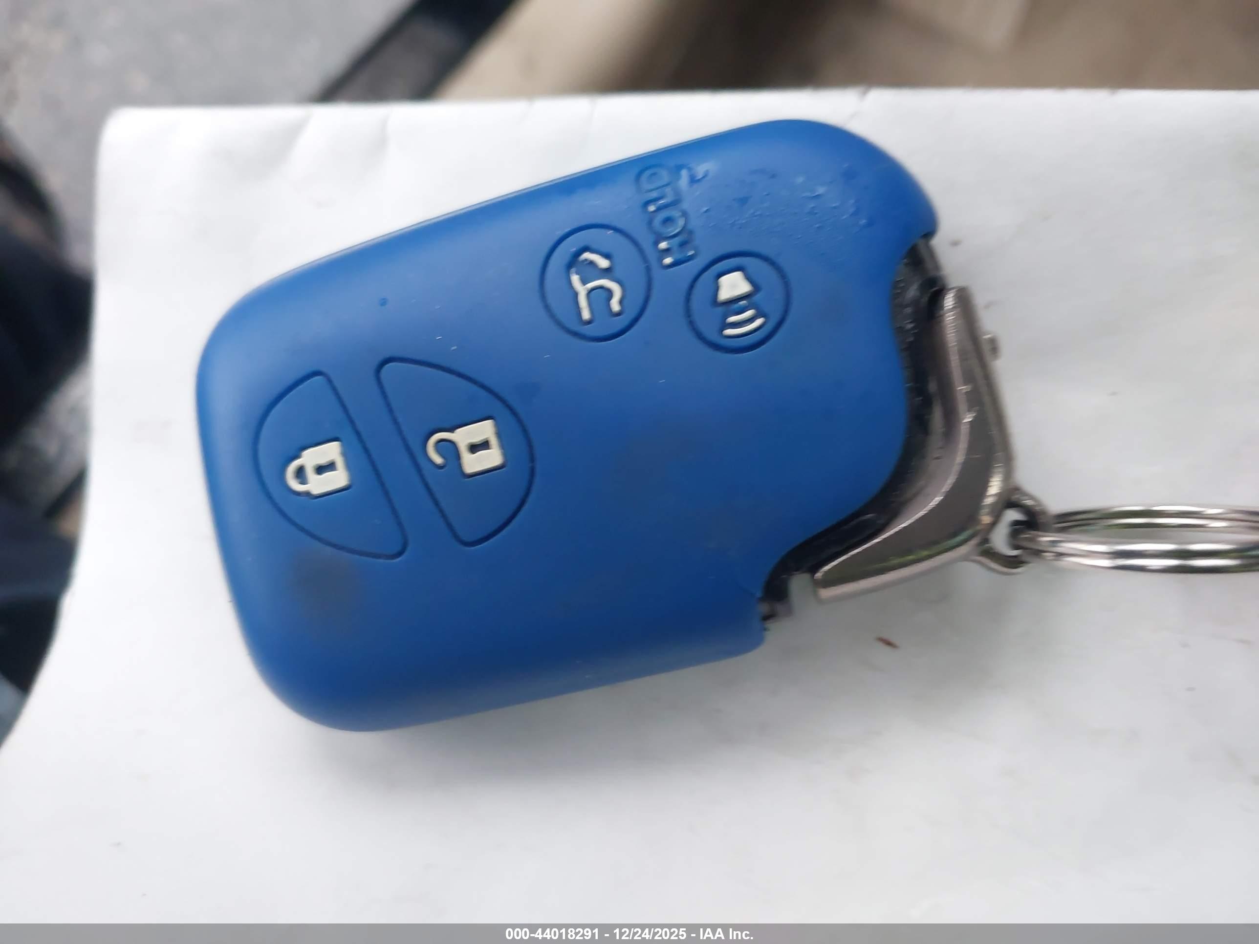 LEXUS ES image 11