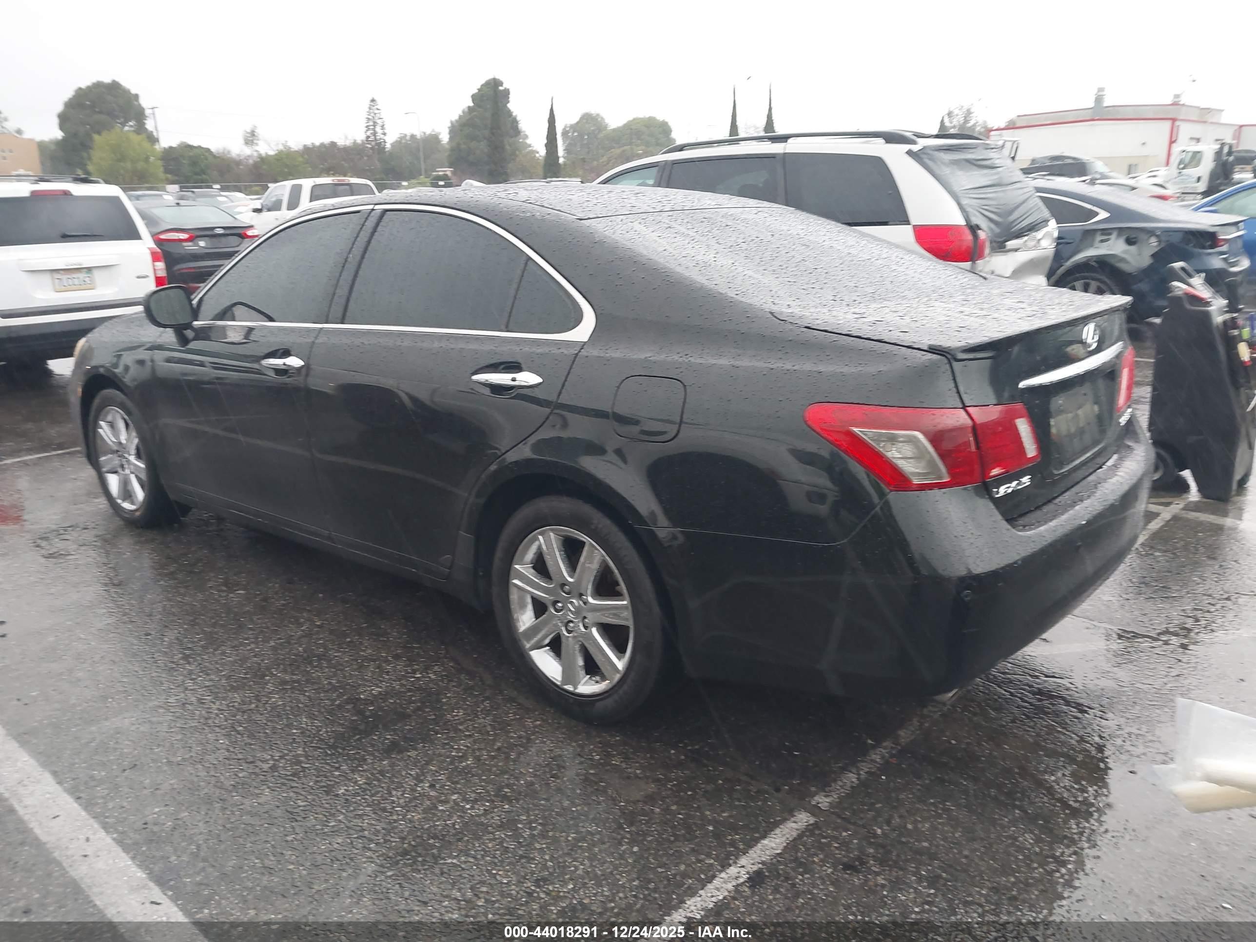 LEXUS ES image 3