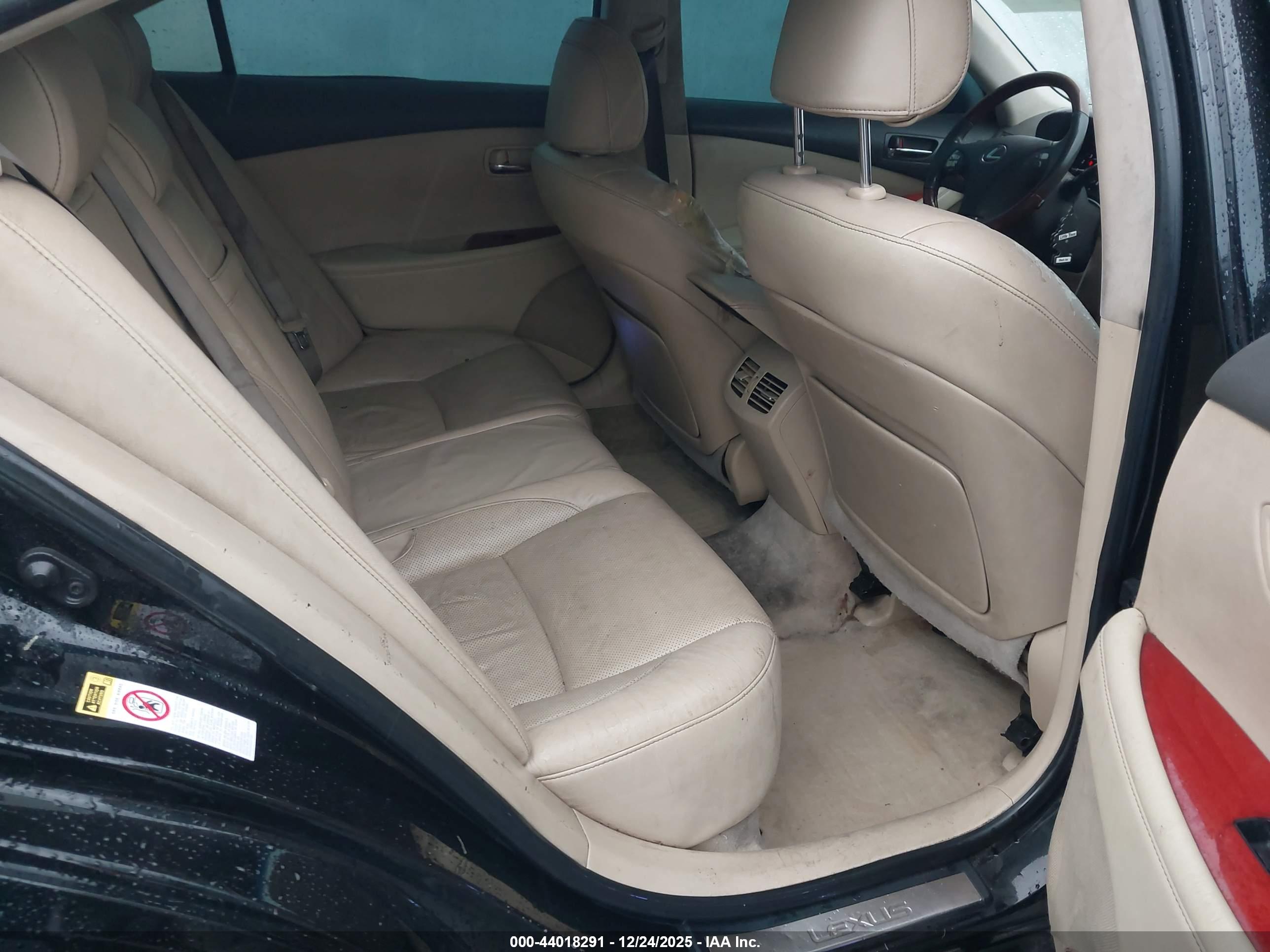 LEXUS ES image 8