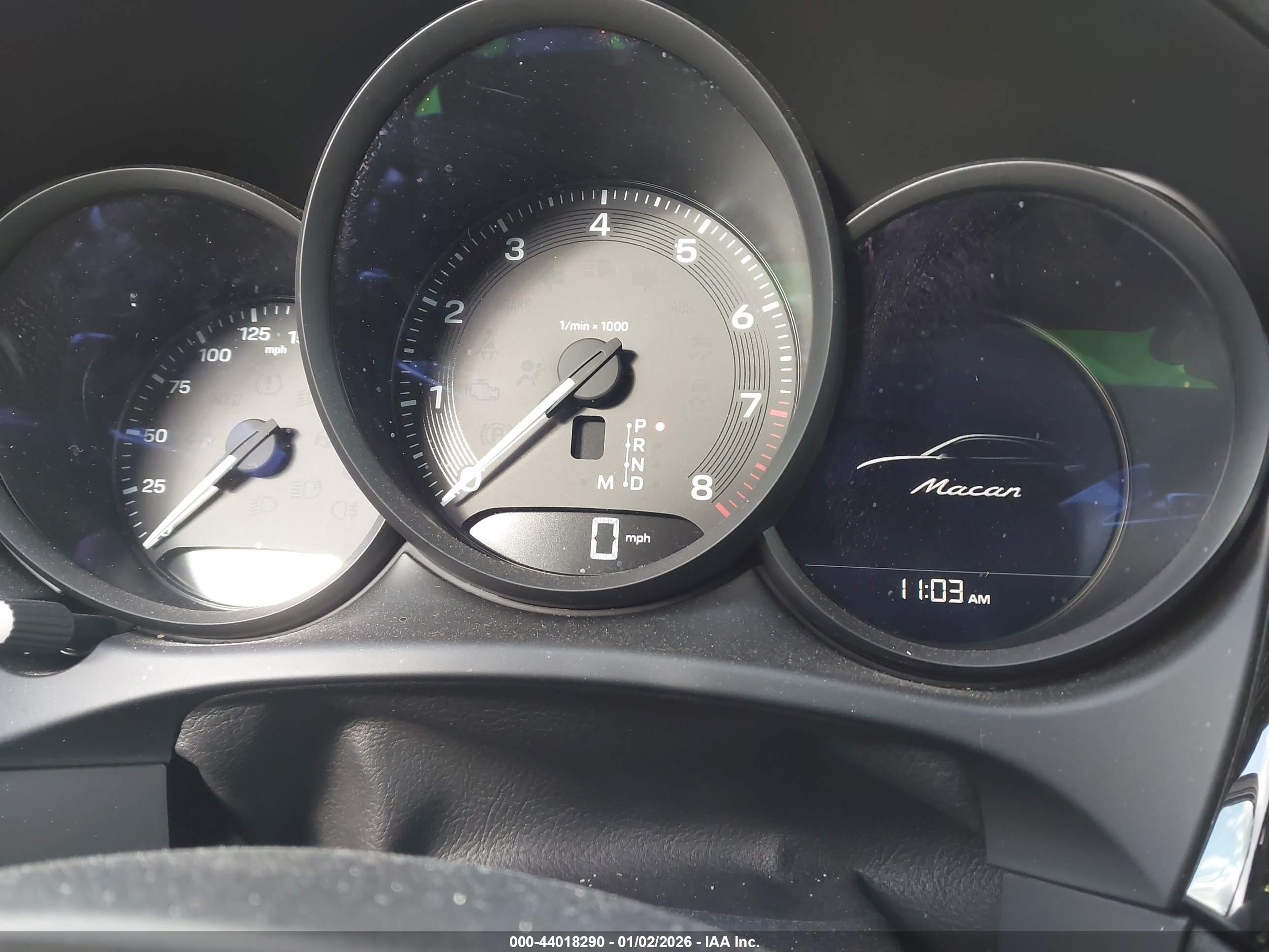 PORSCHE MACAN image 7