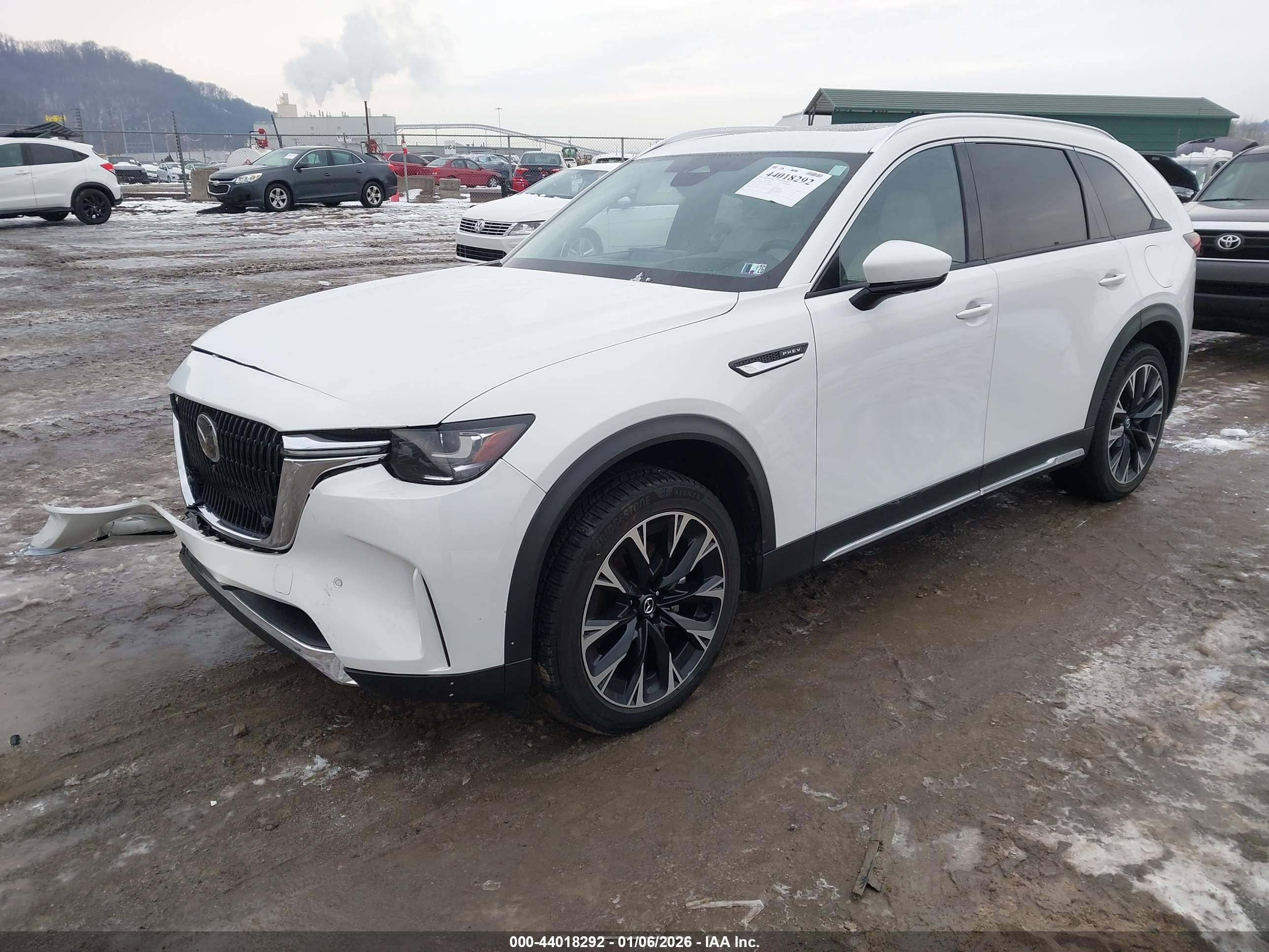MAZDA CX-90 image 2