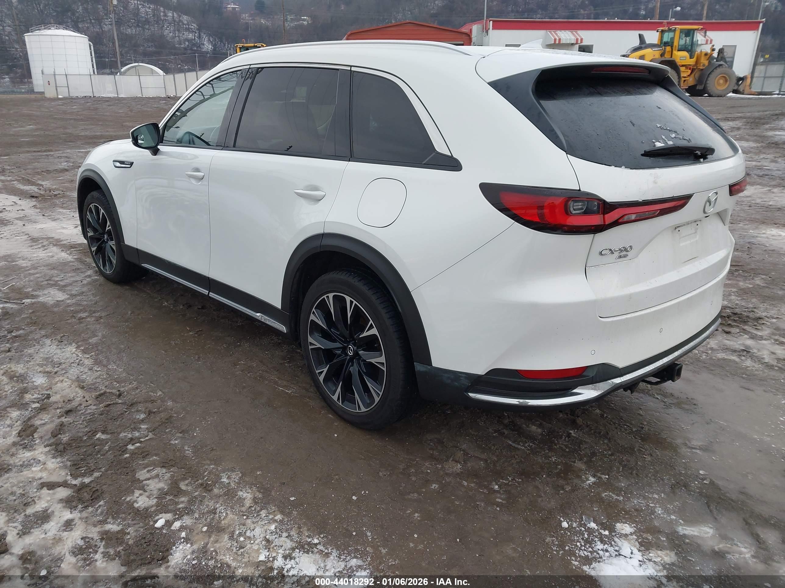 MAZDA CX-90 image 3