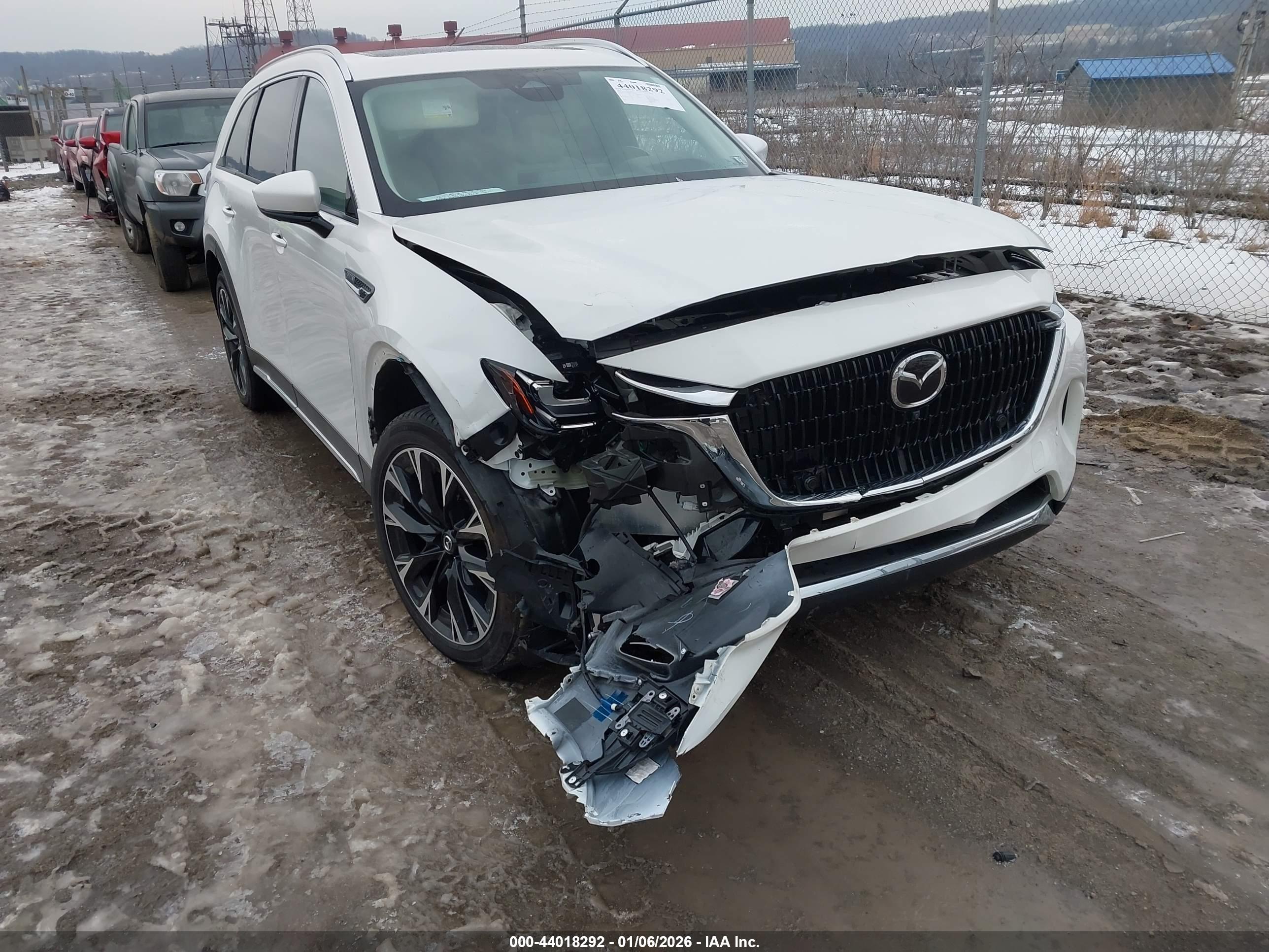 MAZDA CX-90 image 6